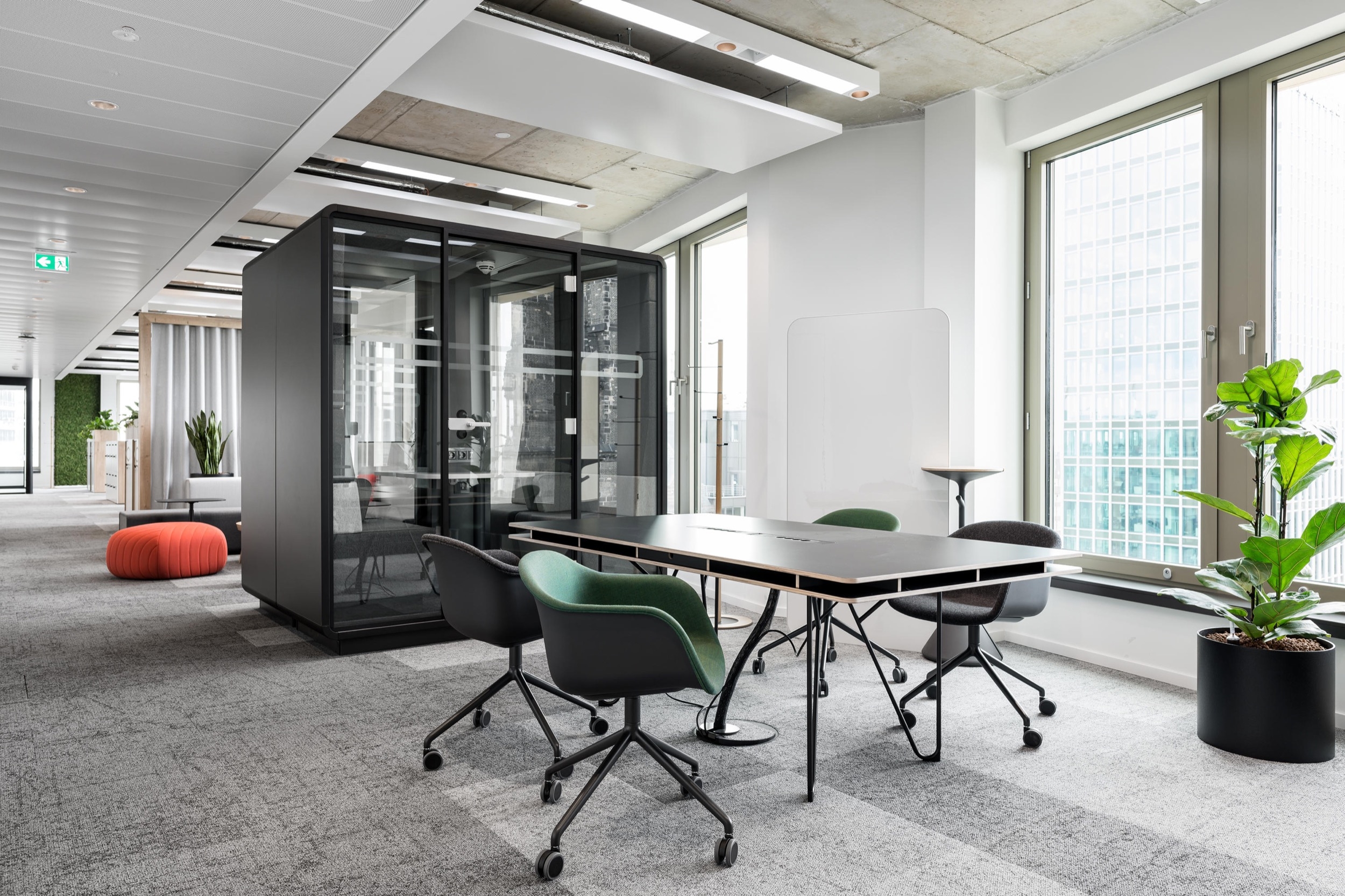 Meeting Pods - HushMeet