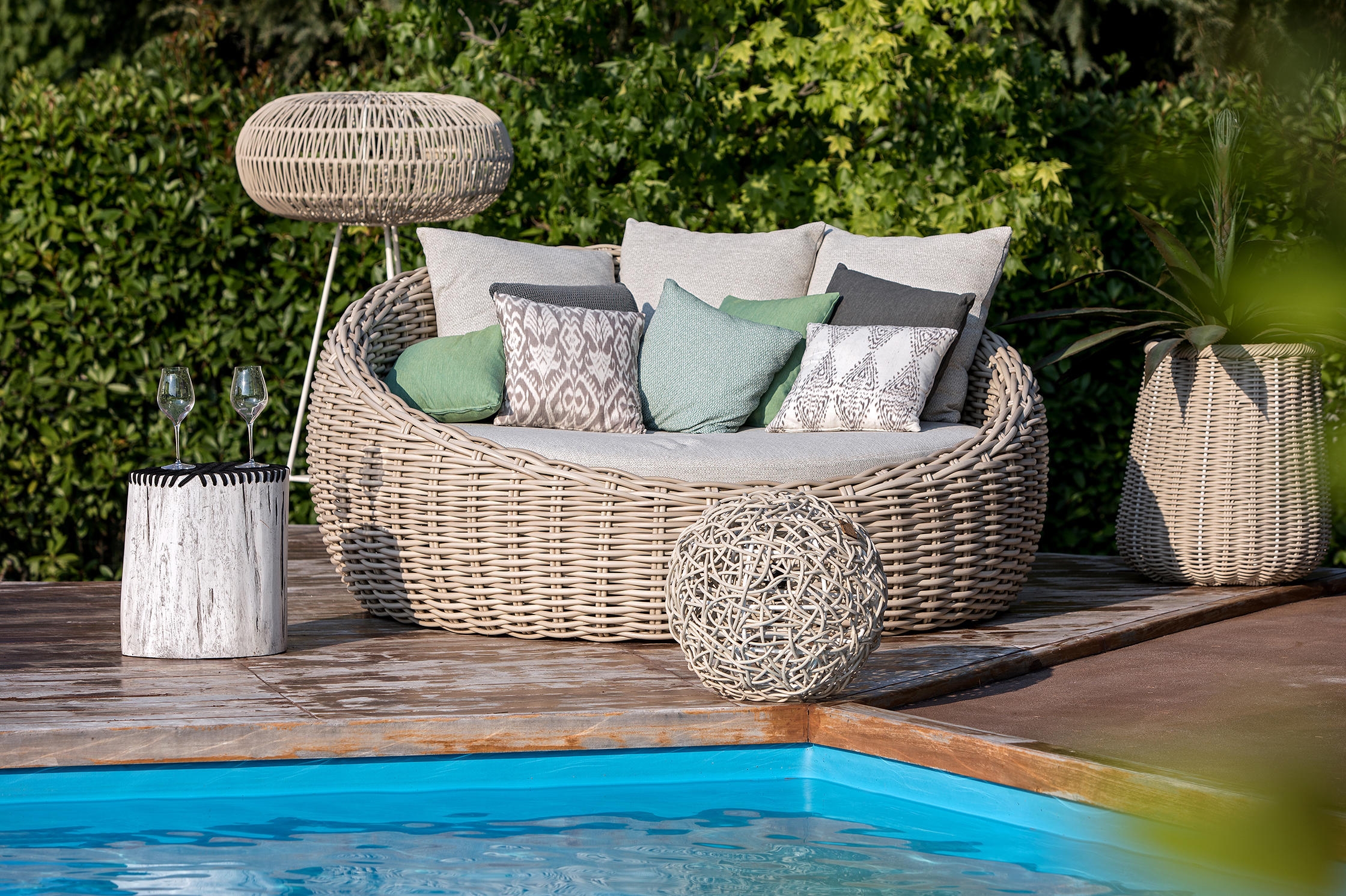 Outdoor Furniture - Bubble