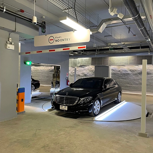MetroCL & Drop and Go parking system in large-scale mall