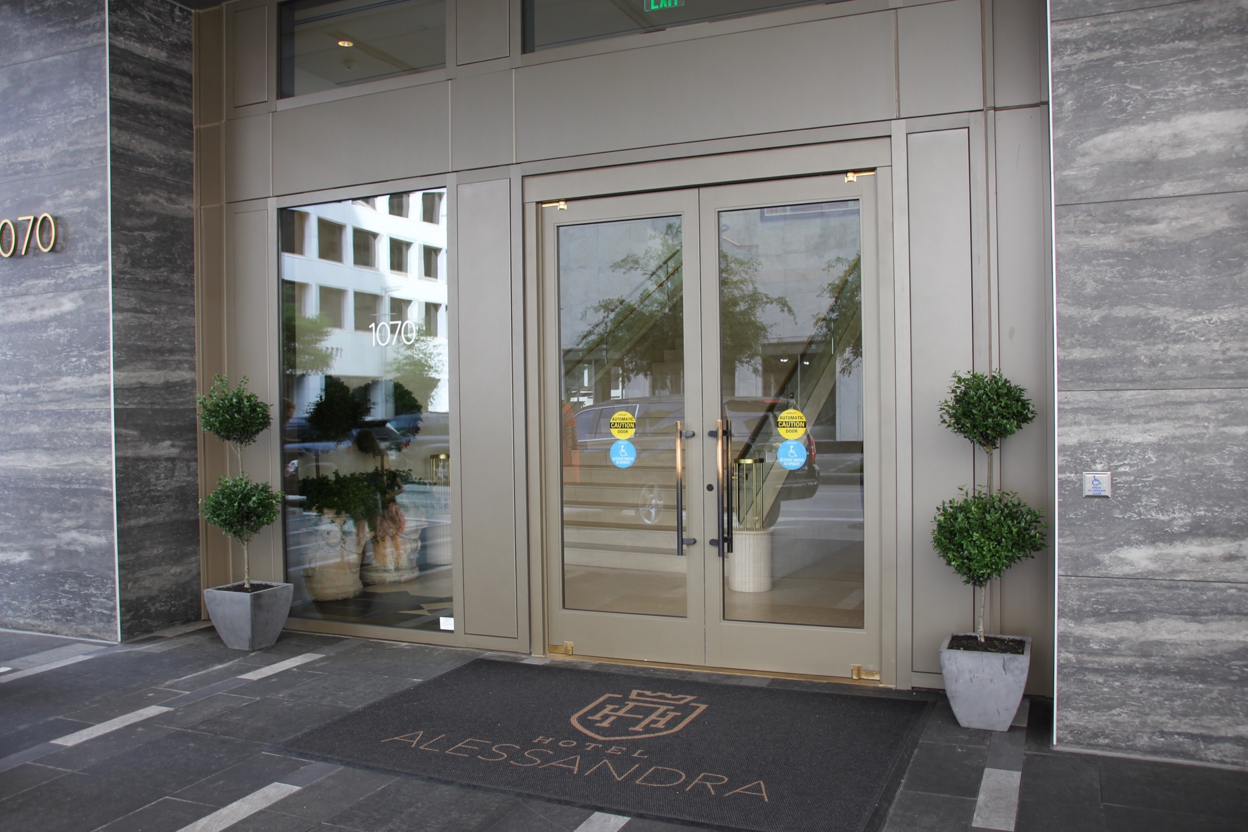 Aluminum Doors - Extruded Aluminum Balanced Doors