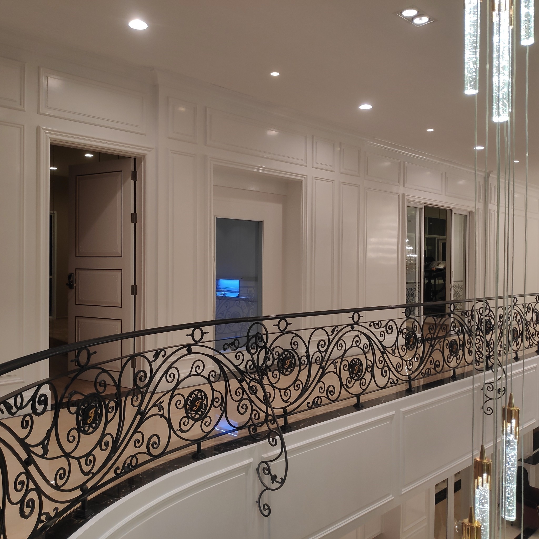 Home Lift in Thai Mansion