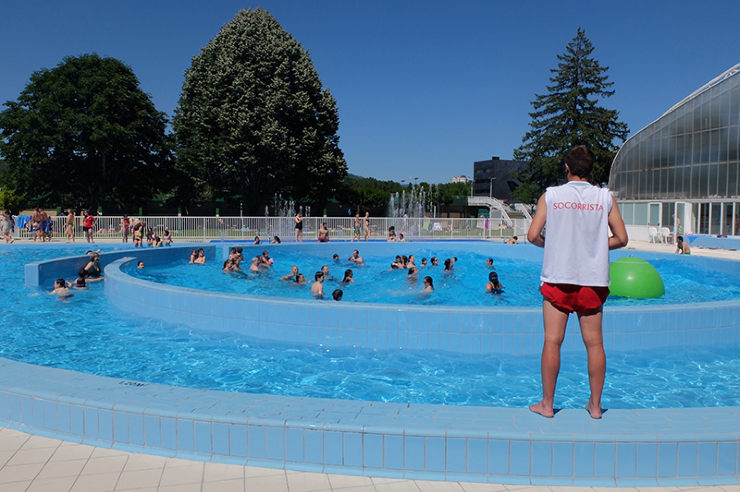 Technical Flooring in Public Pools Projects