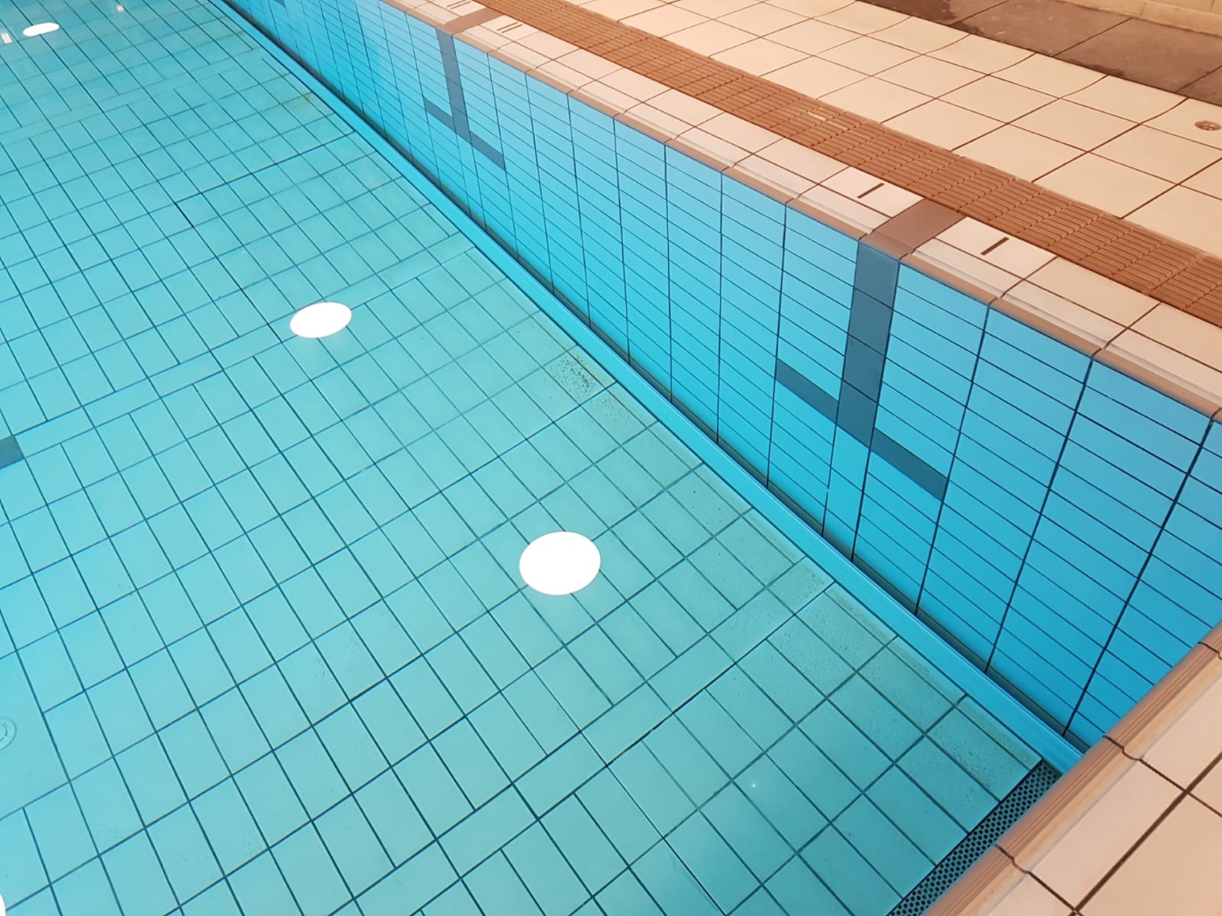 Technical Flooring in Public Pools Projects