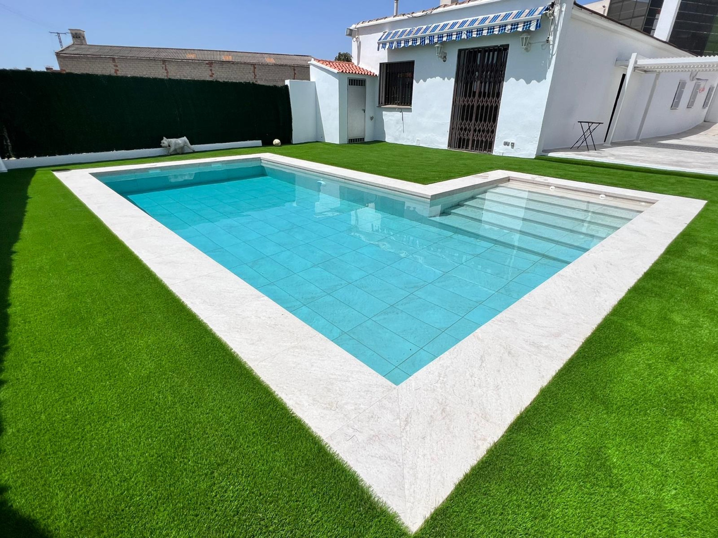 Flooring in Private Pools Projects