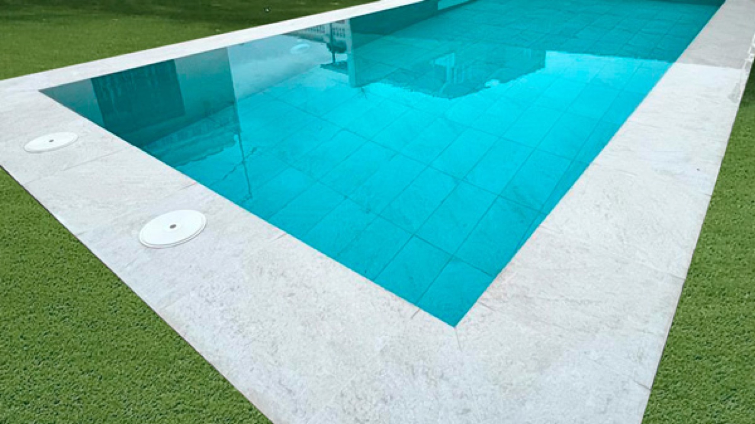 Flooring in Private Pools Projects