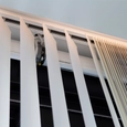Cortinas roller en edificios residenciales Cornes