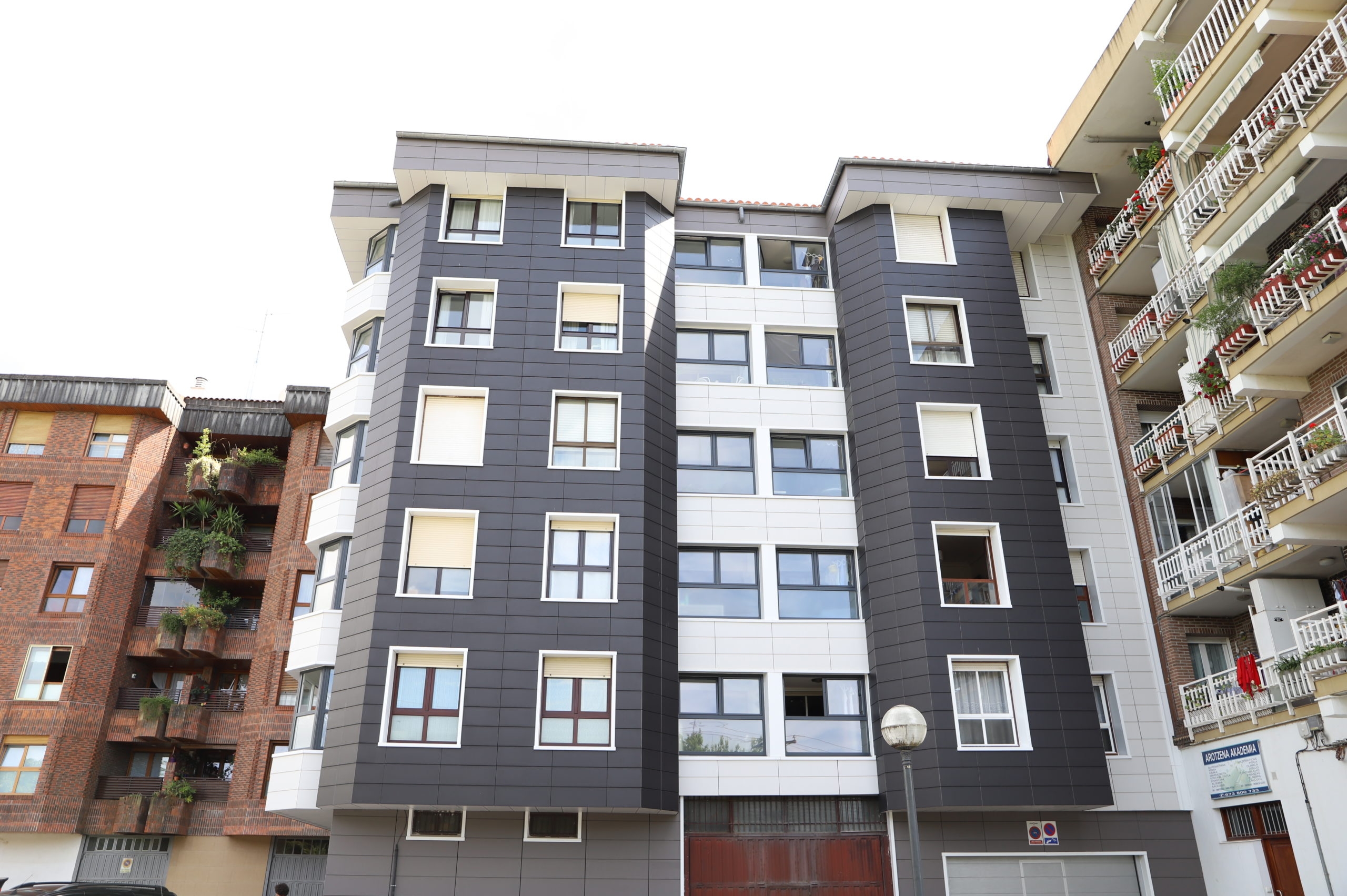 Ventilated Facade in Ramon Iribarren II Refurbishment