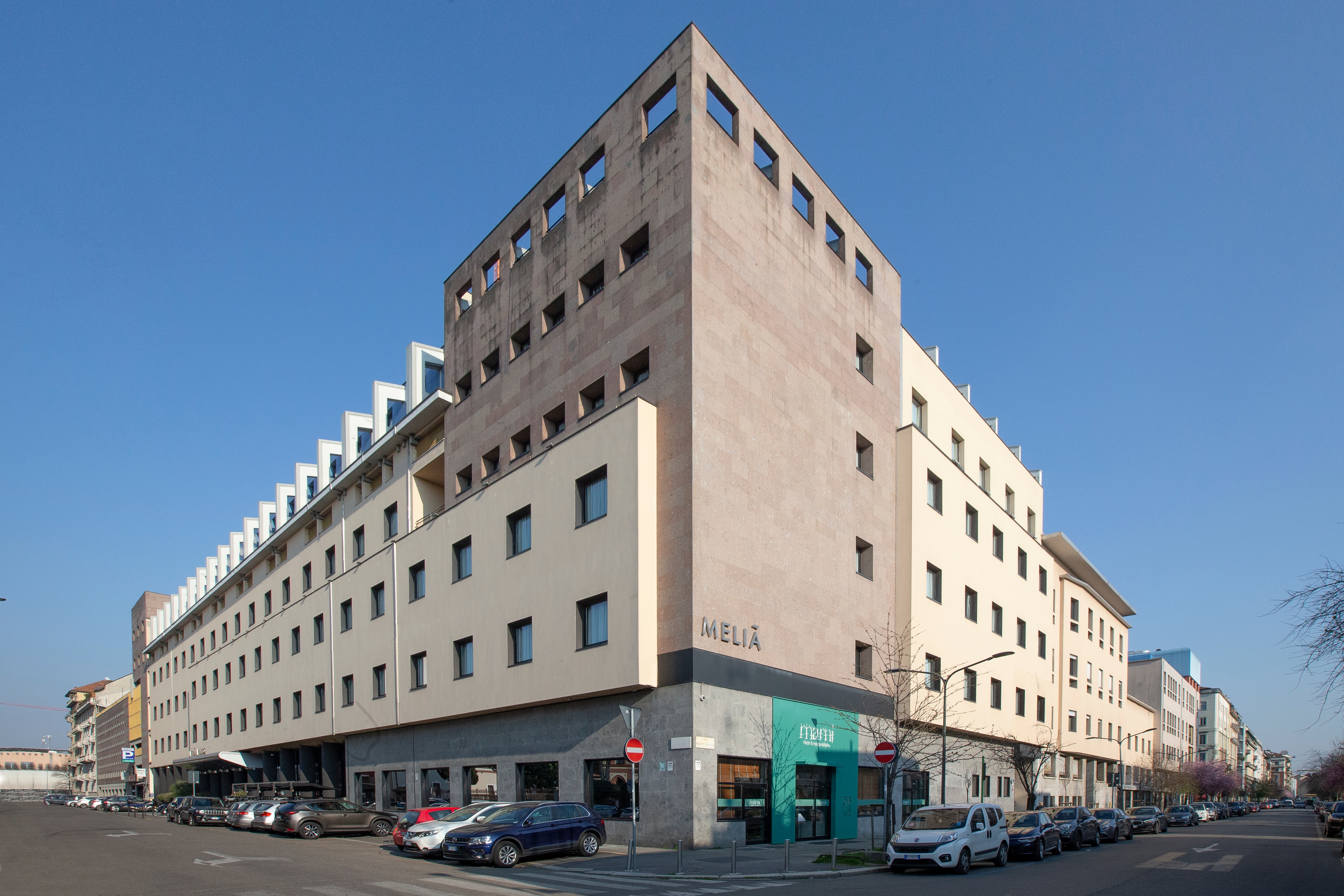 Wooden Venetian Blinds in Meliá Milano Hotel
