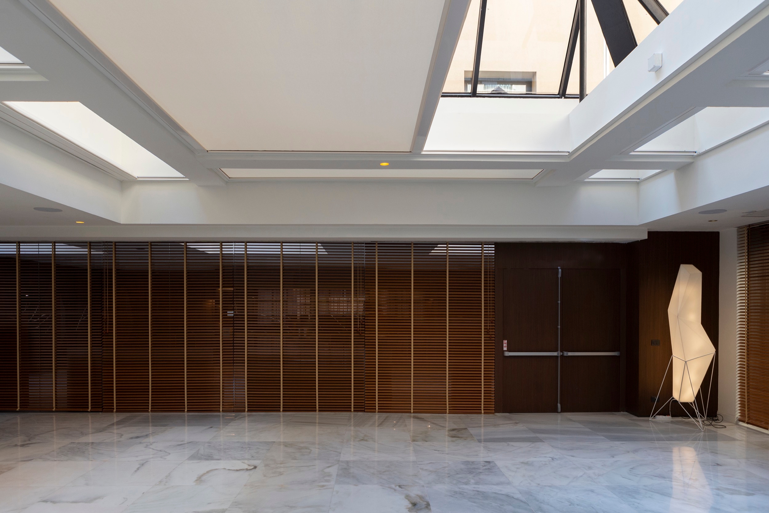 Wooden Venetian Blinds in Meliá Milano Hotel