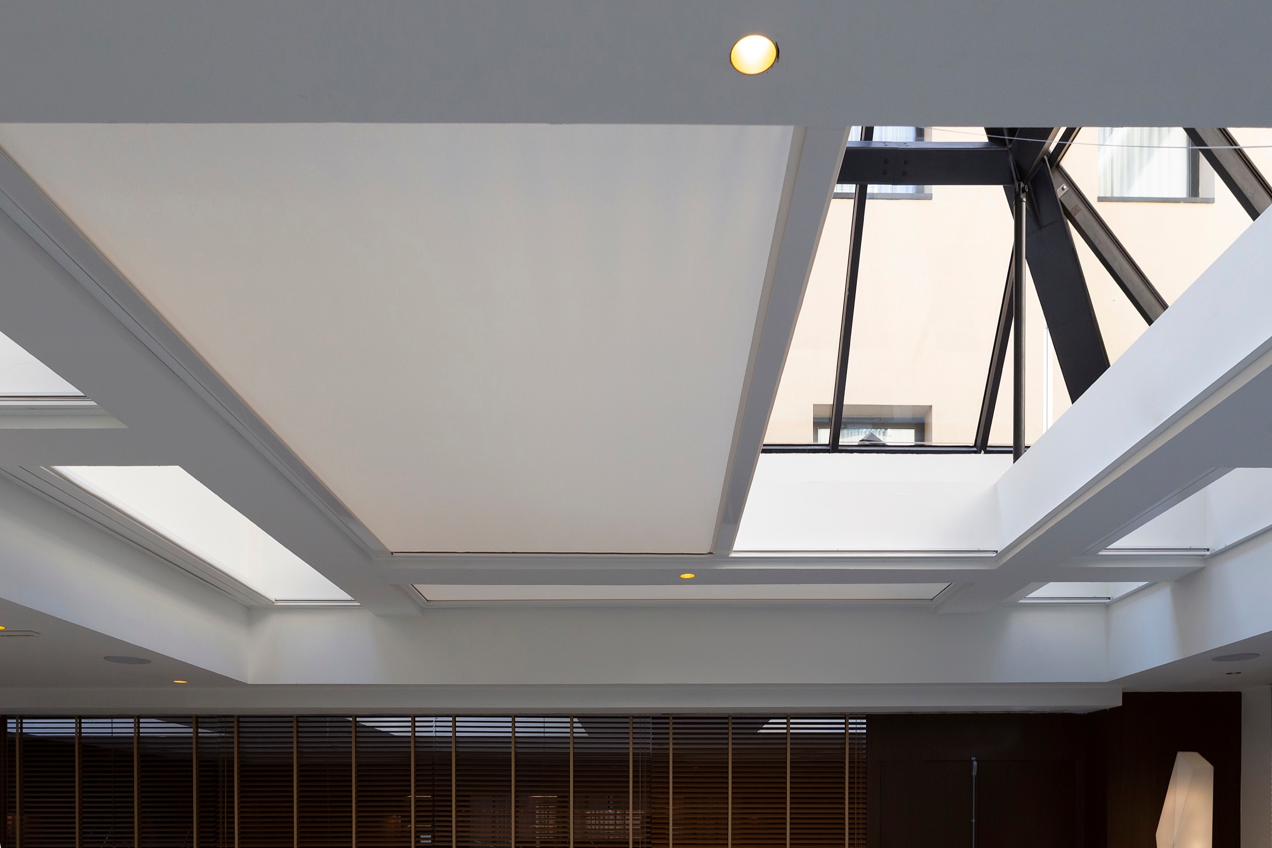 Wooden Venetian Blinds in Meliá Milano Hotel