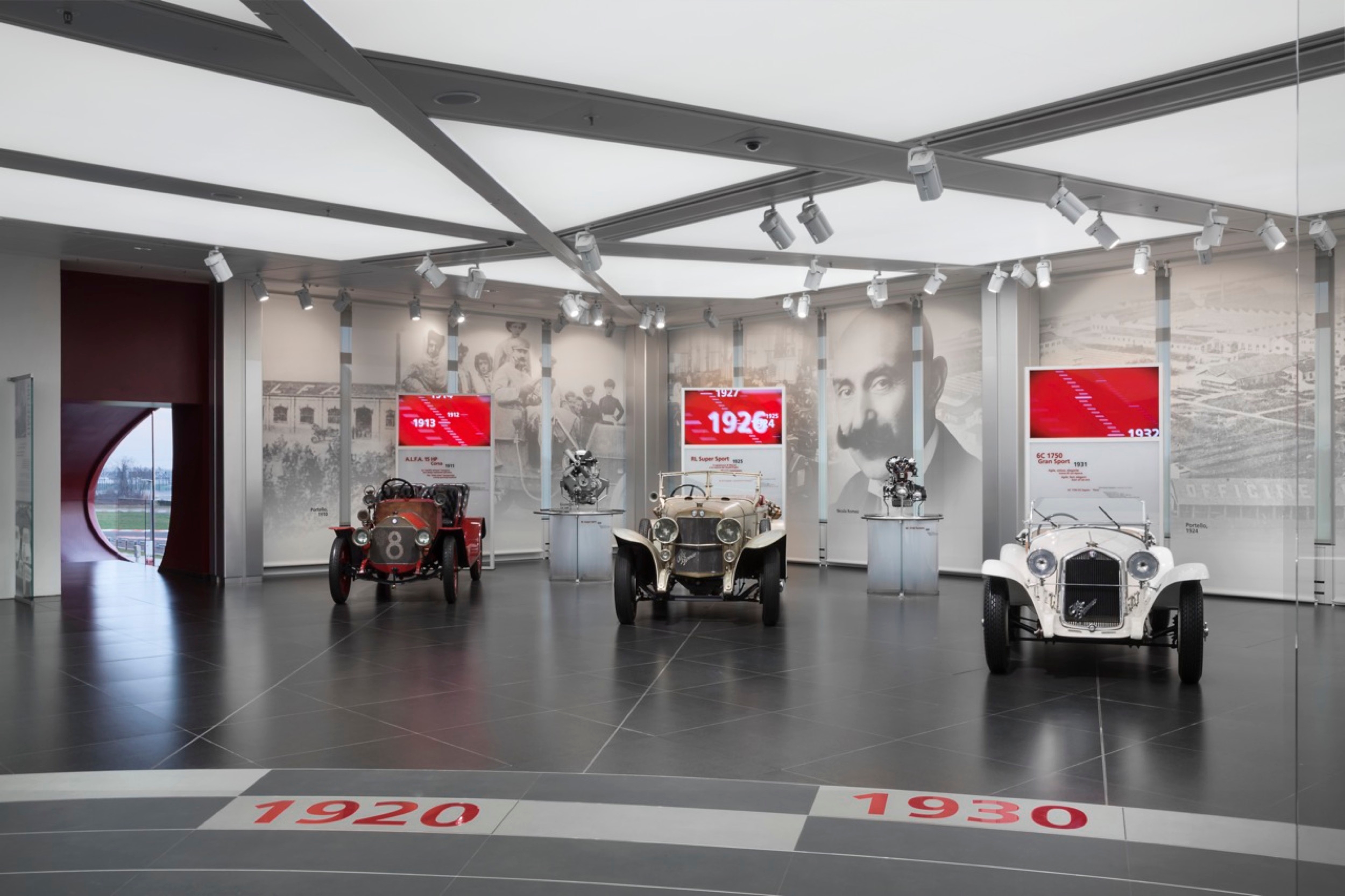 Box Roller Shades in Alfa Romero Museum