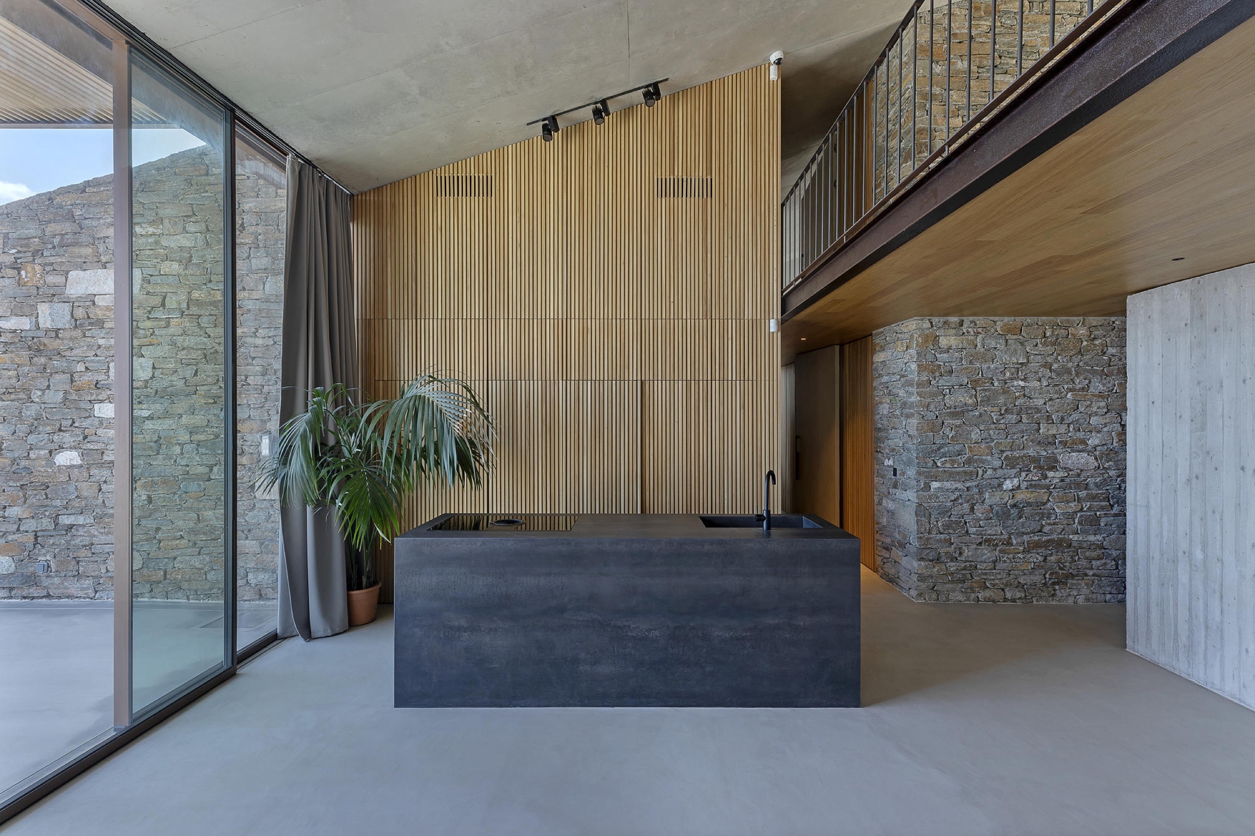 Sliding System in Ncaved House