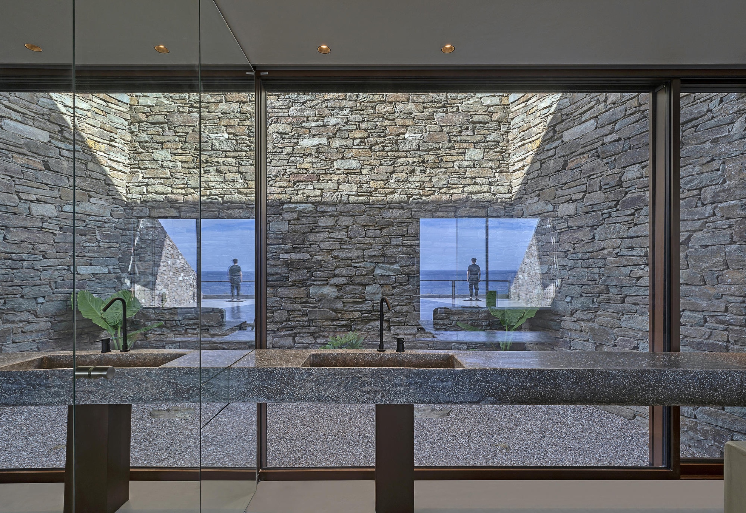 Sliding System in Ncaved House