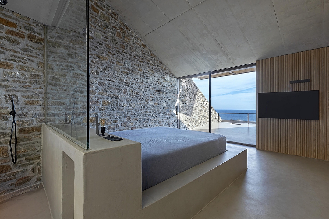 Sliding System in Ncaved House