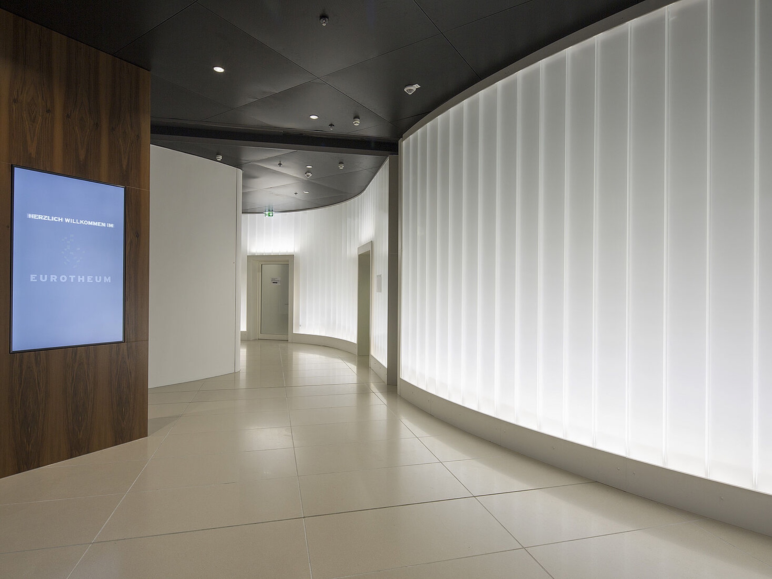 Profiled Glass in The Eurotheum Building