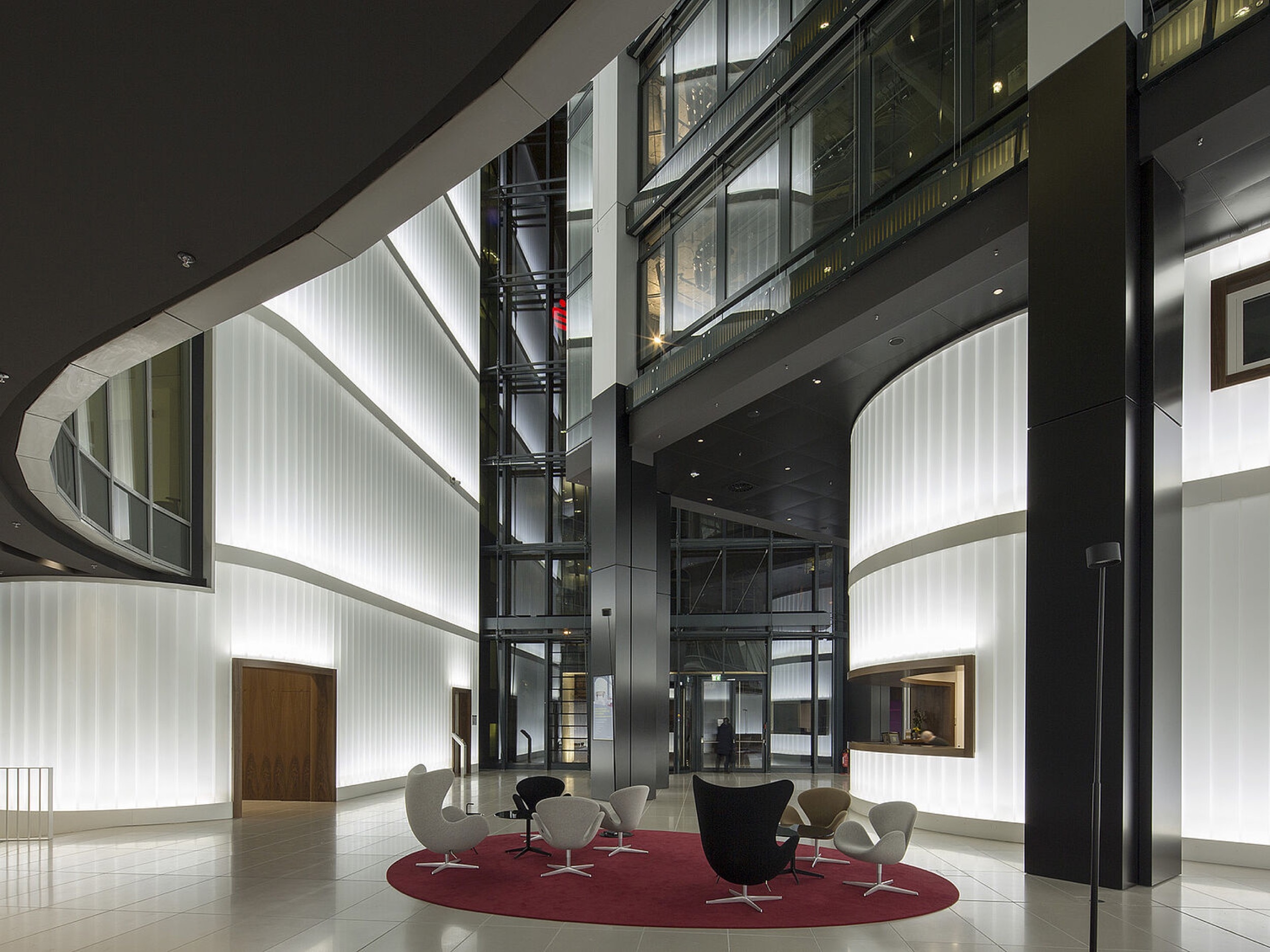 Profiled Glass in The Eurotheum Building