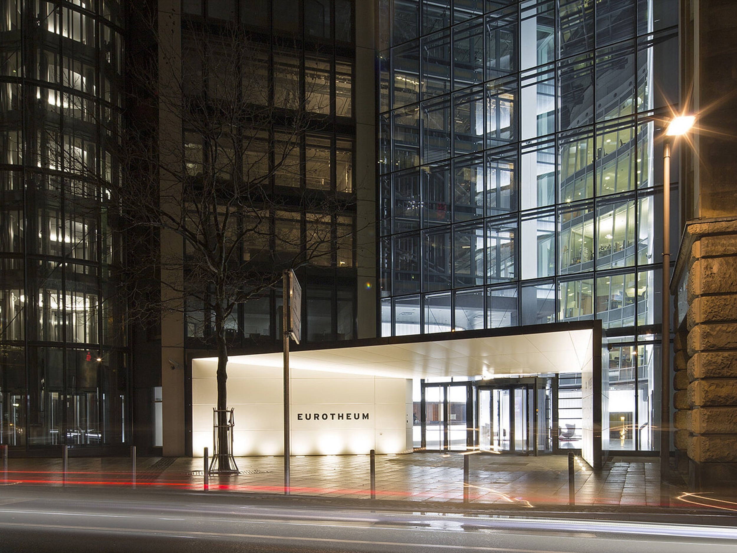 Profiled Glass in The Eurotheum Building