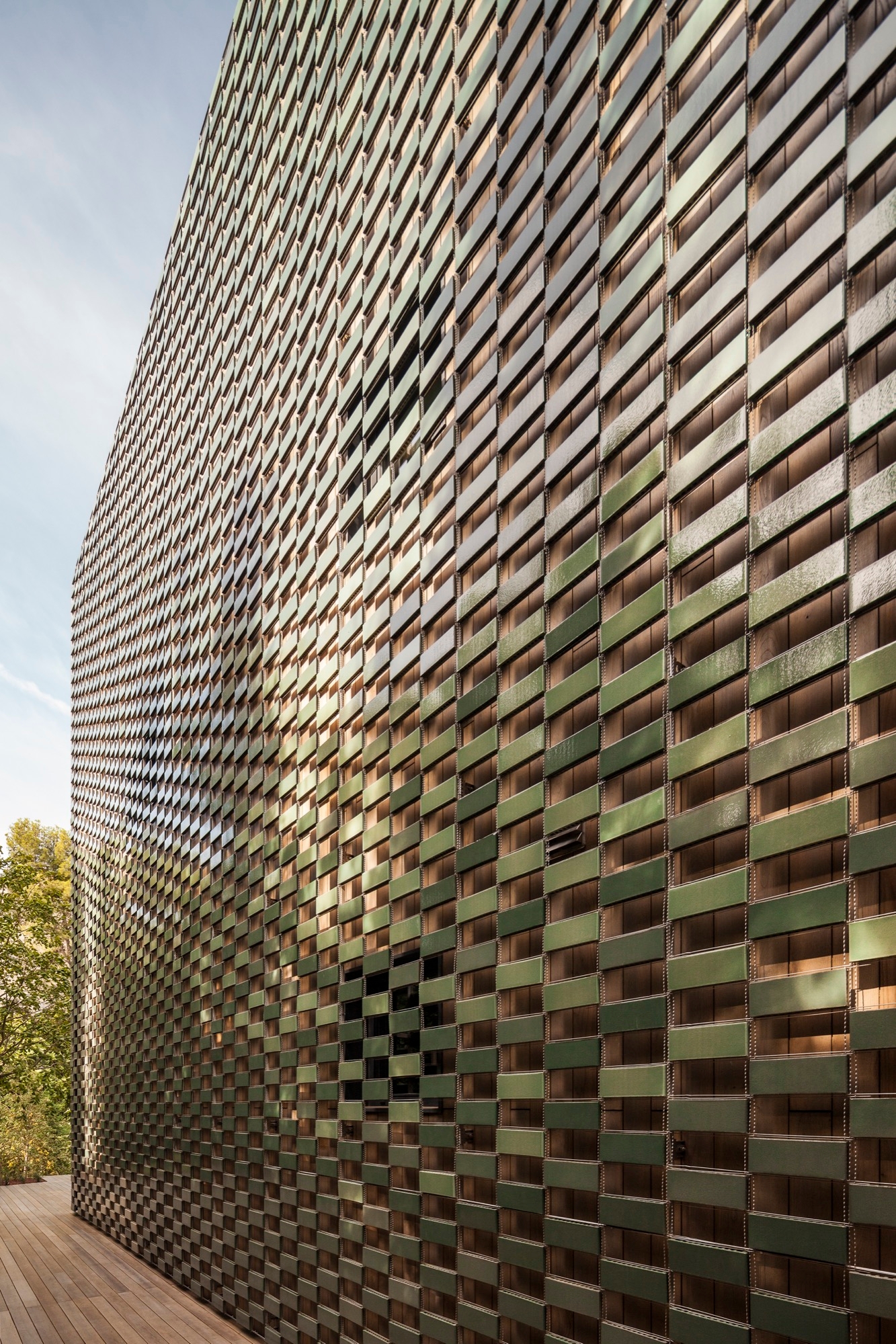 Ceramic Lattice Facade in TR House