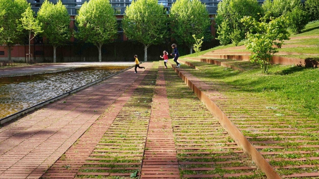 Ceramic Paving in Niel Gardens