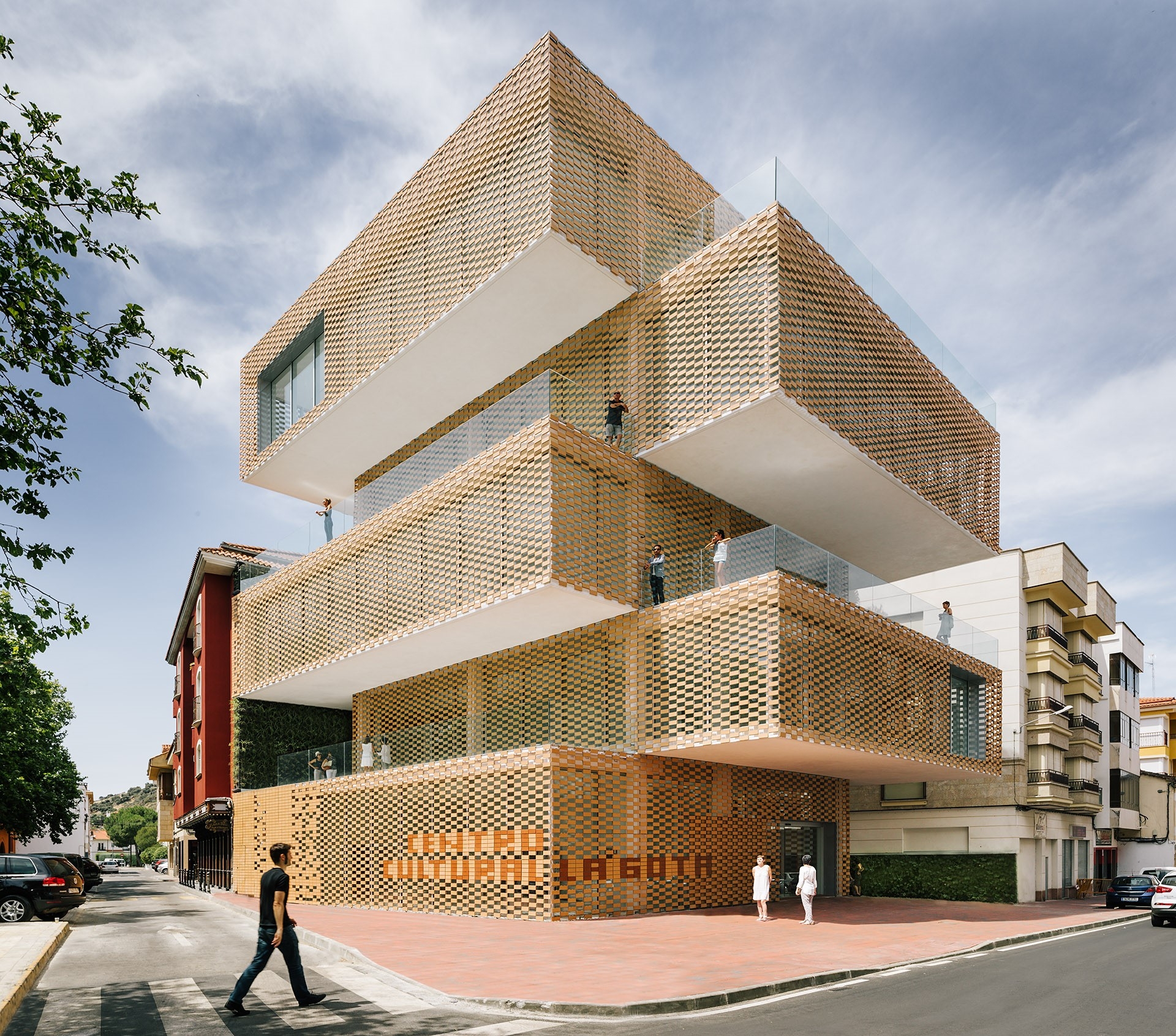 Ceramic Lattice Facade in La Gota Museum