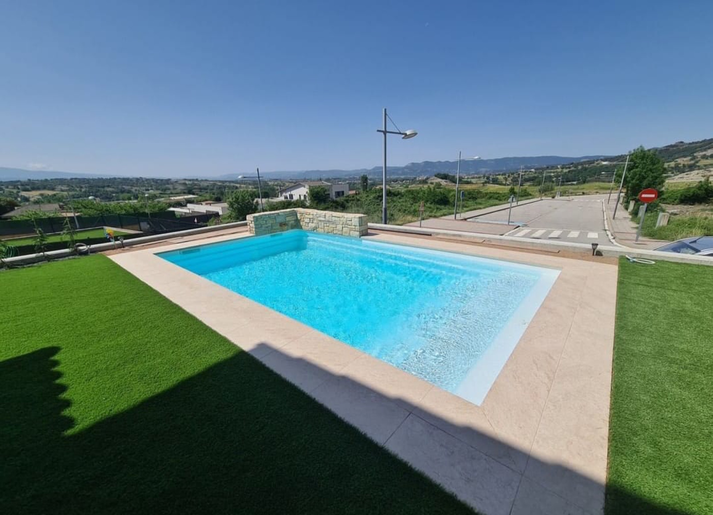 Residential and Pool Flooring - Evolution
