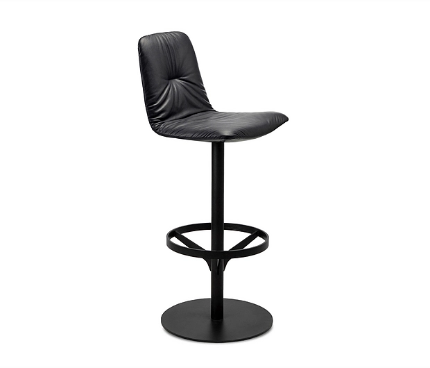 Leya | Bar Chair with Central Leg