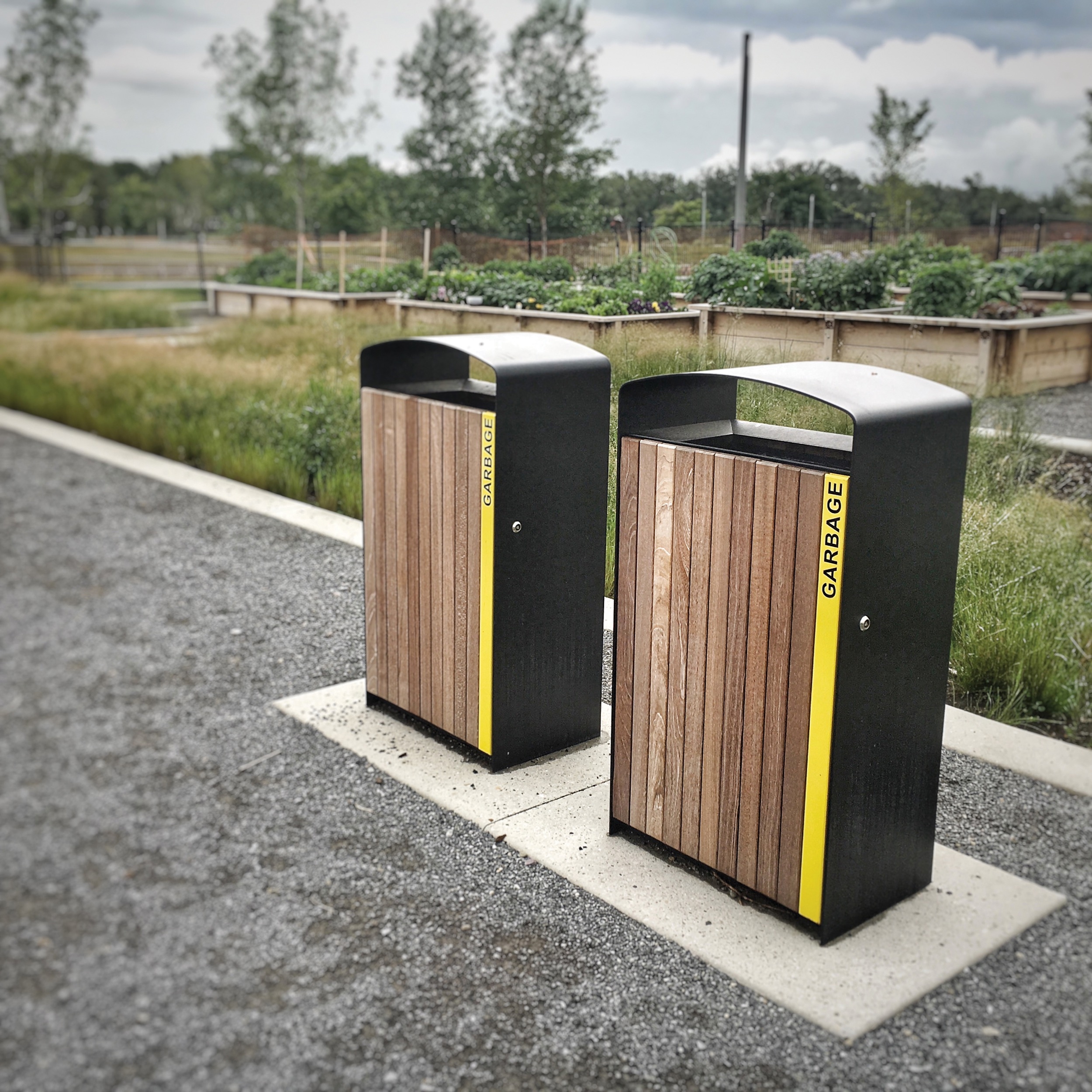 Basureros exteriores - Prax