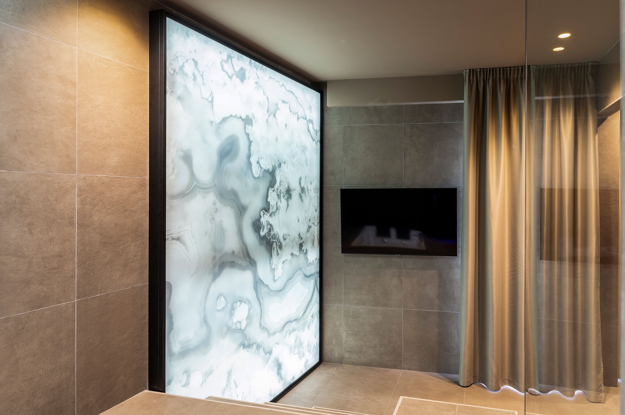 Wallpaper and Panels in Gold Suite & SPA