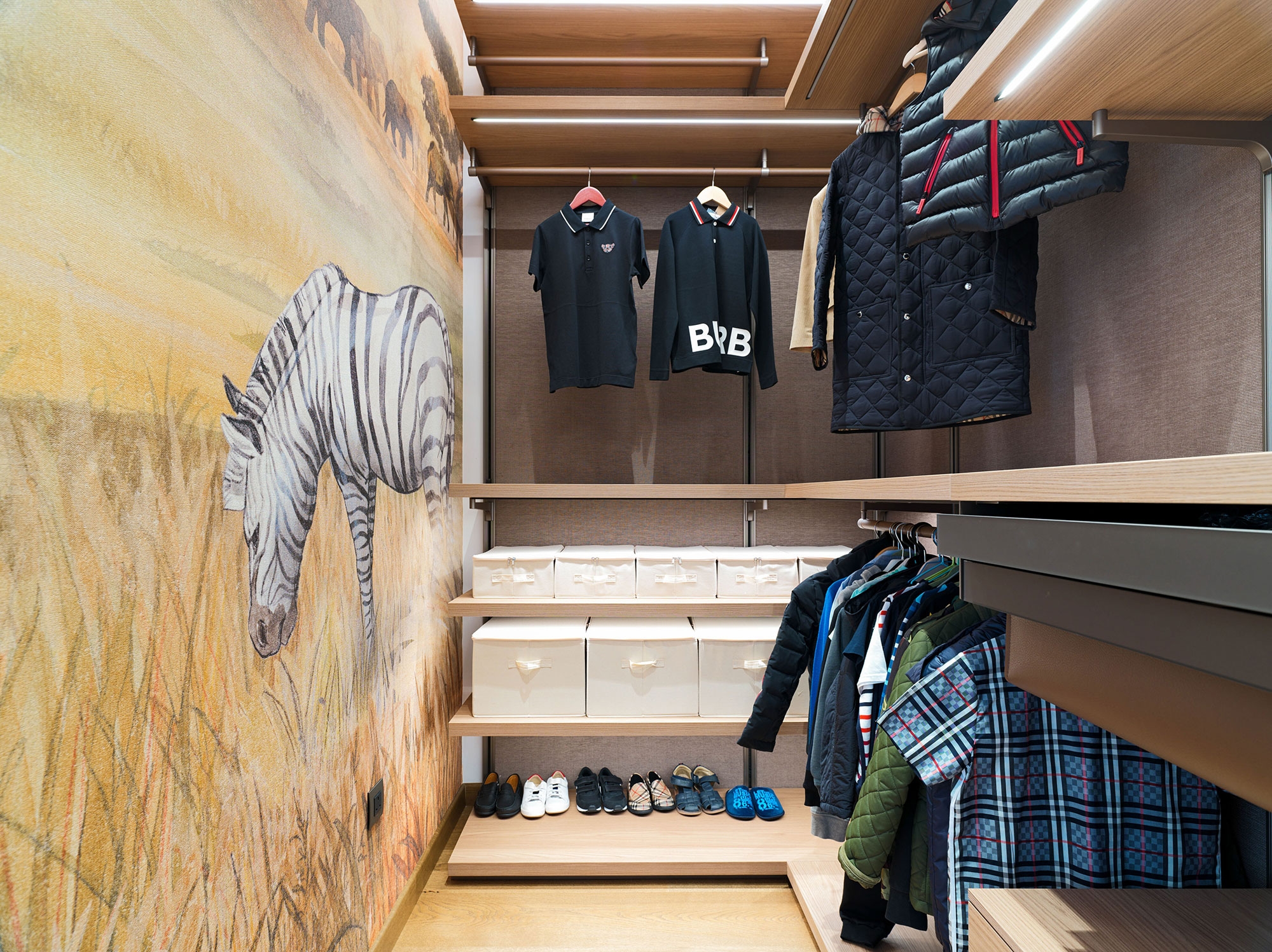 Wallpapers and Panels in Seafront Duplex