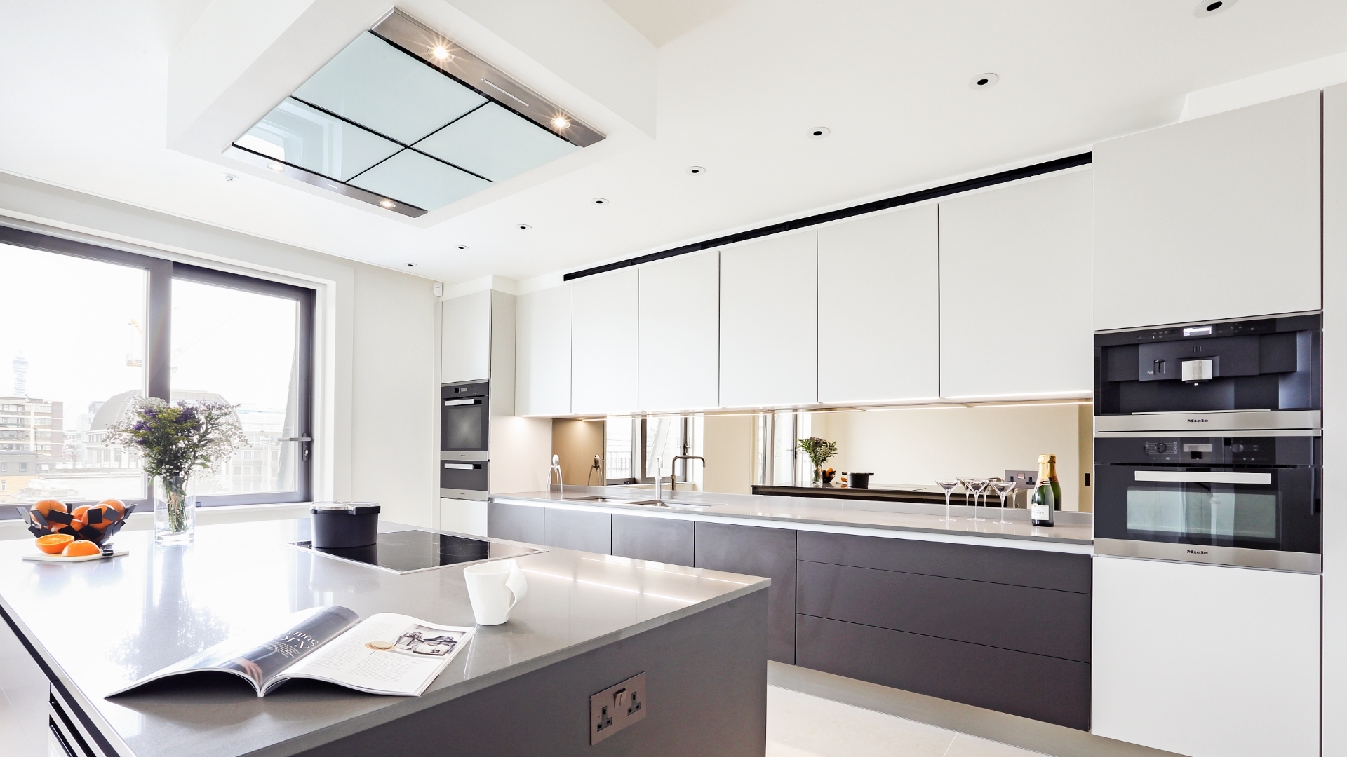 Kitchens in Oceanic House Apartments