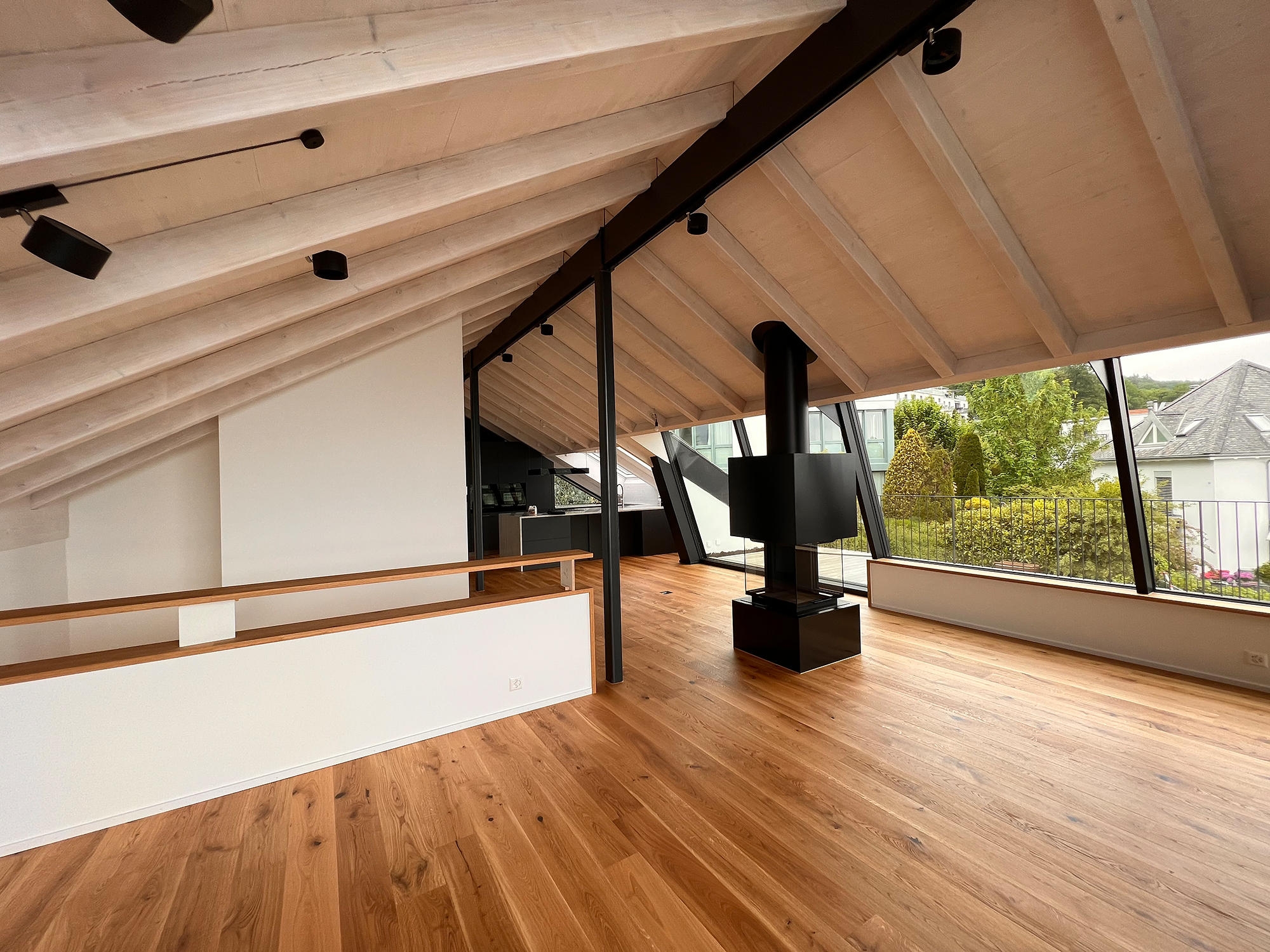 Sliding Windows in House on Lake Zurich 2