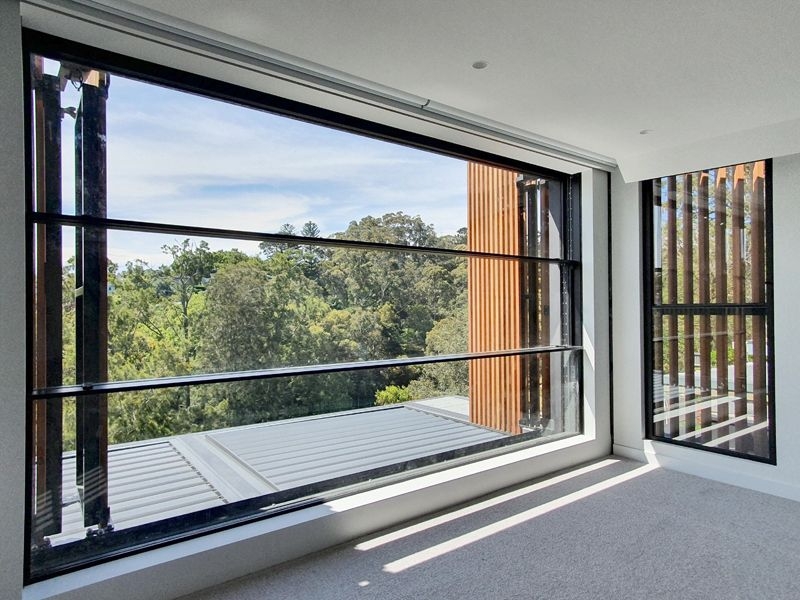 External Bi-Fold Screens