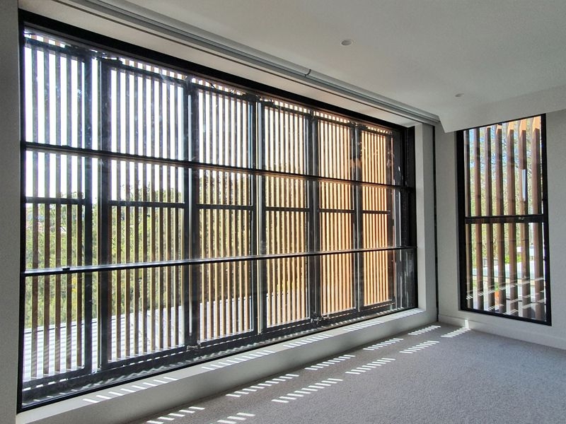 External Bi-Fold Screens