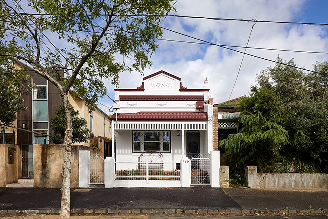 External Blinds and Awning in Wongi Residence