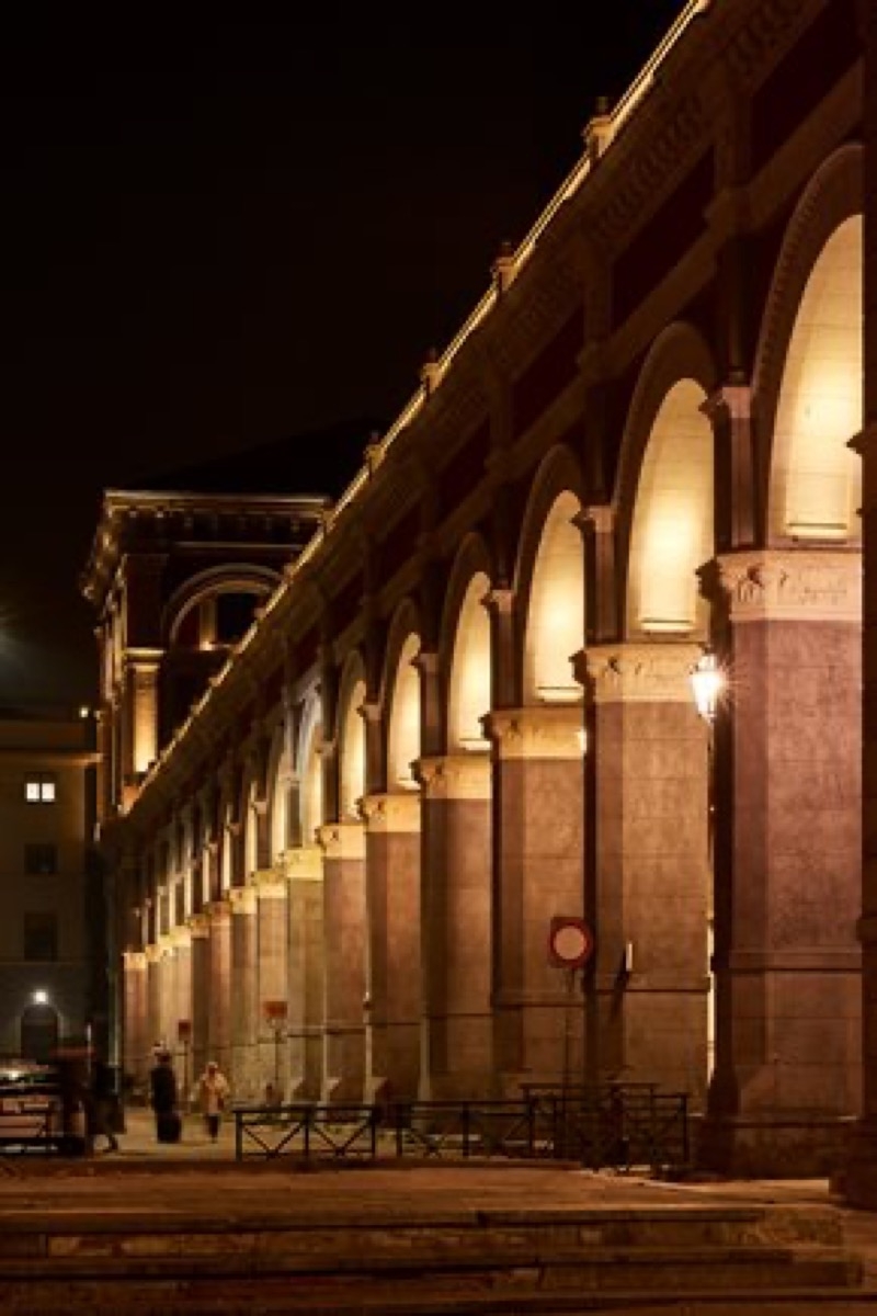 Outdoor Linear Luminaries