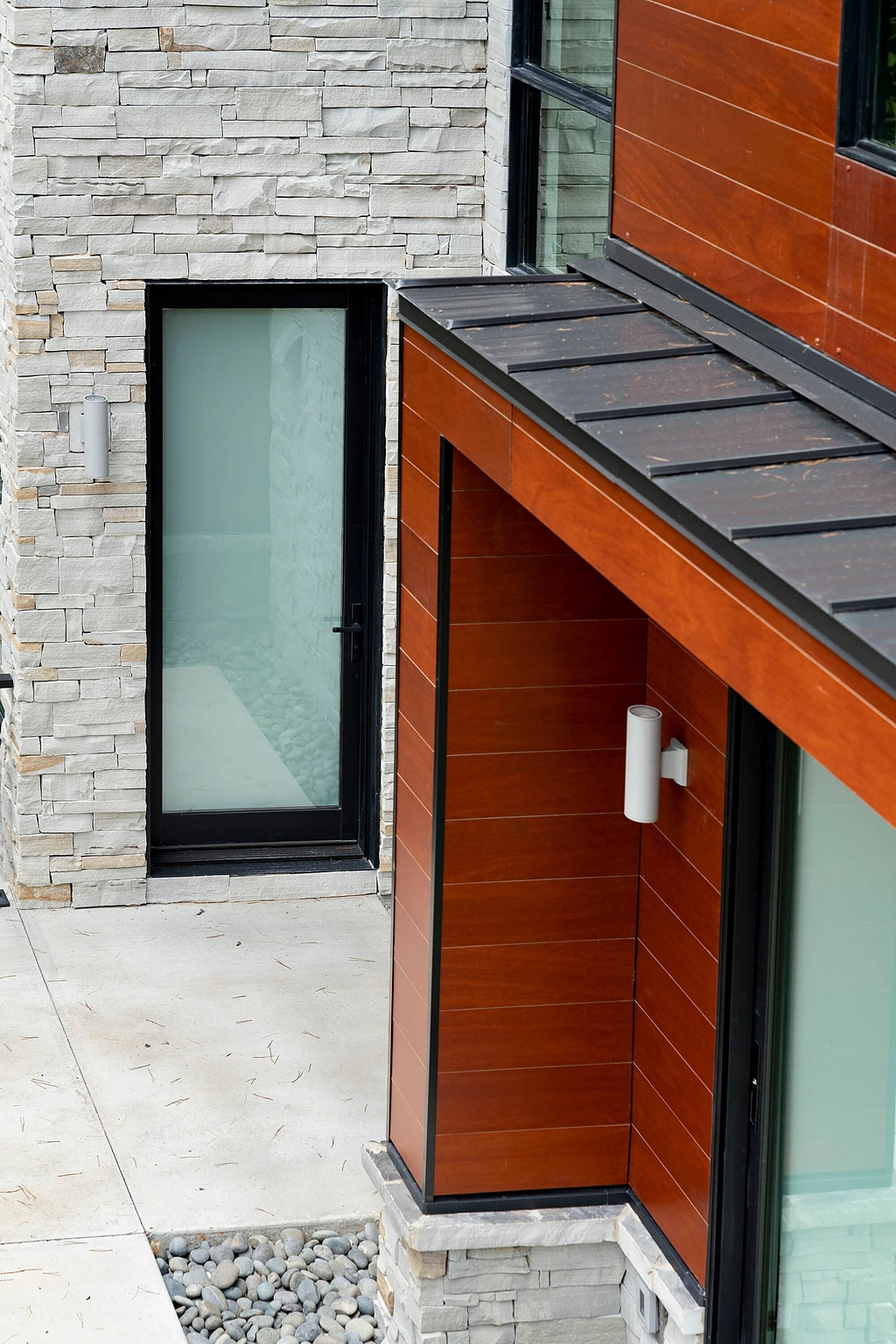 Maintenance-Free Wood Siding in Martino Lake House