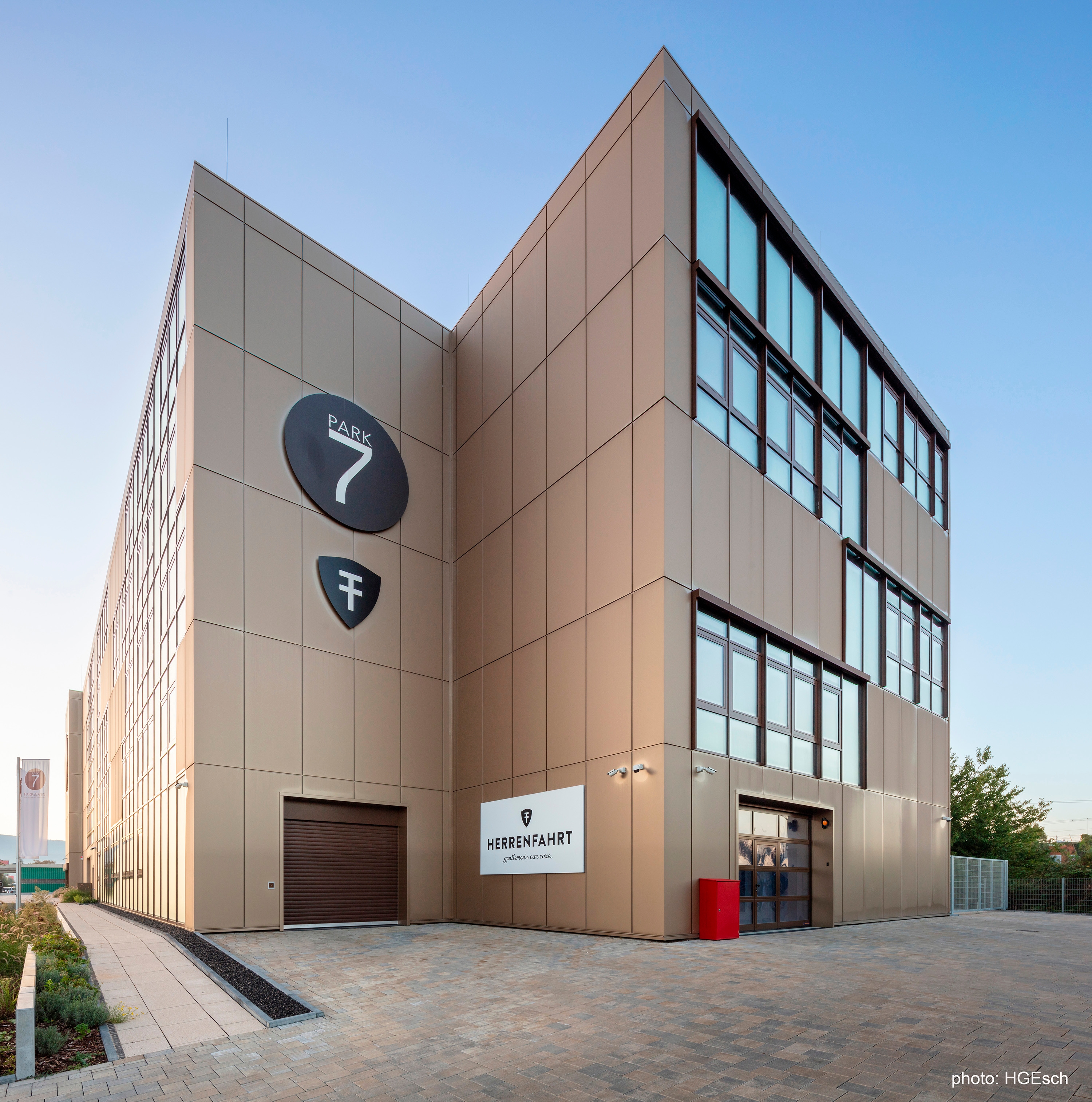 Modular Metal Wall - Qbiss One