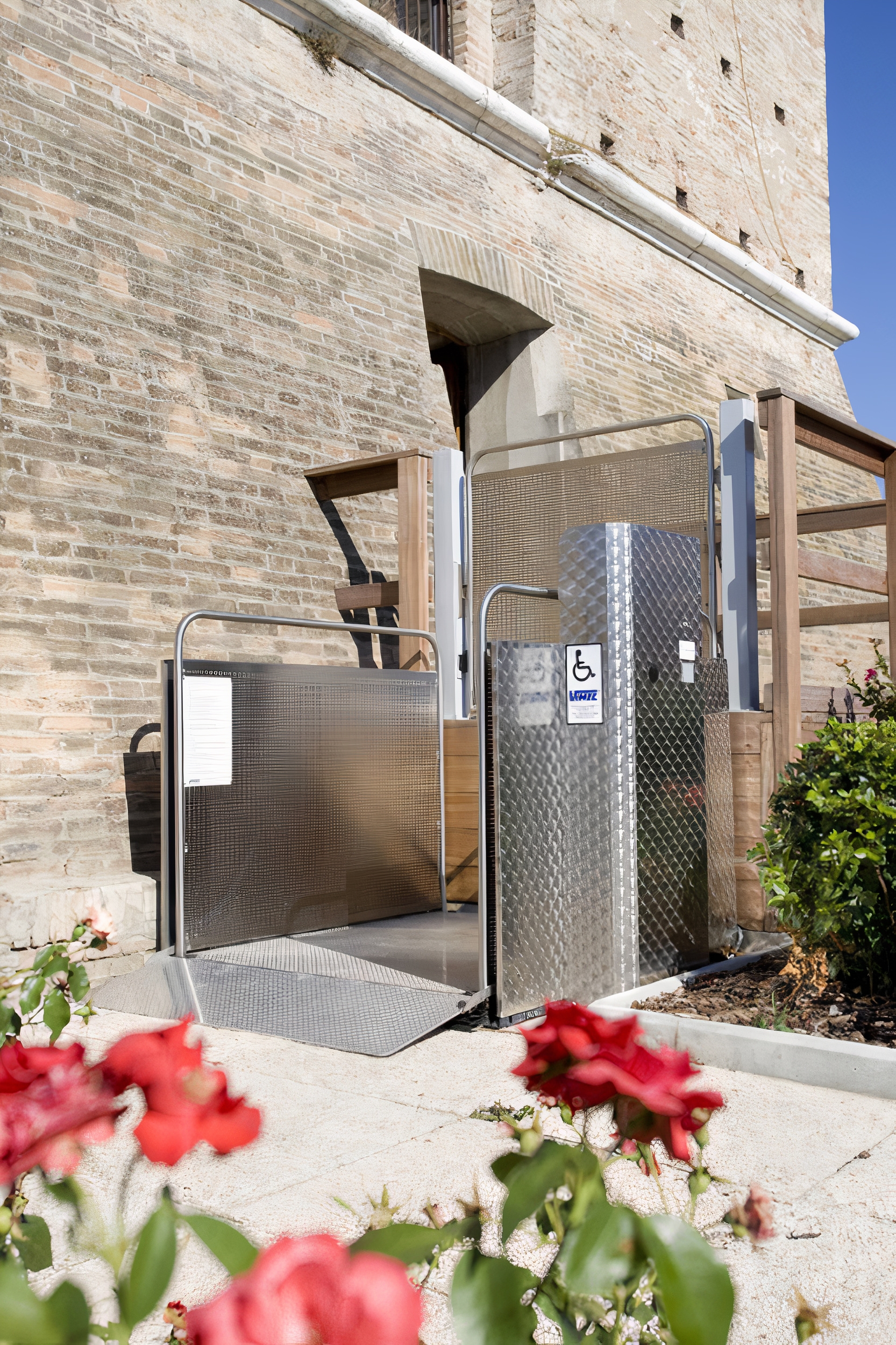 Vertical Platform- Silver Platform Lift