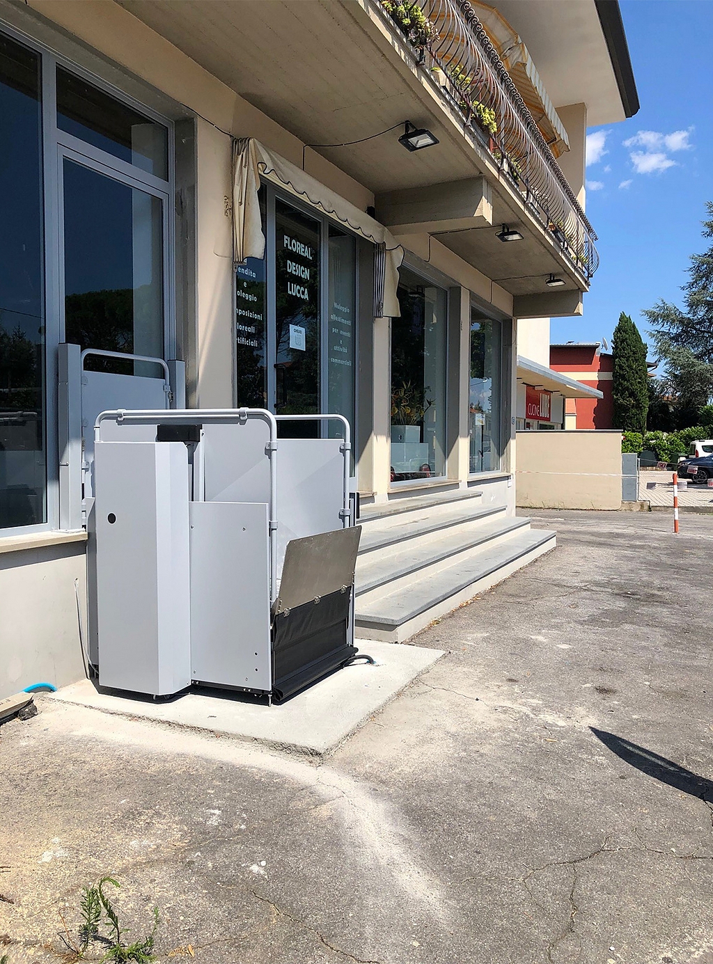 Vertical Platform- Silver Platform Lift