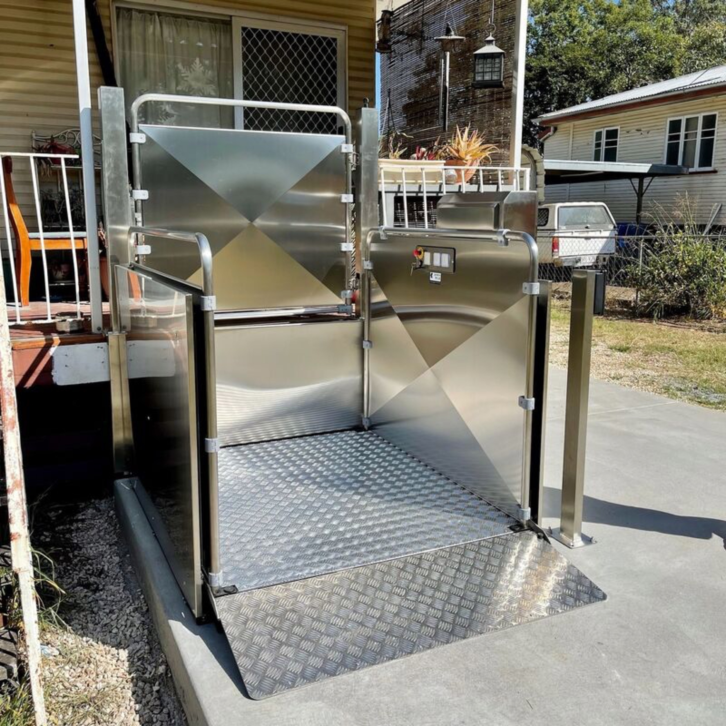 Vertical Platform- Silver Platform Lift