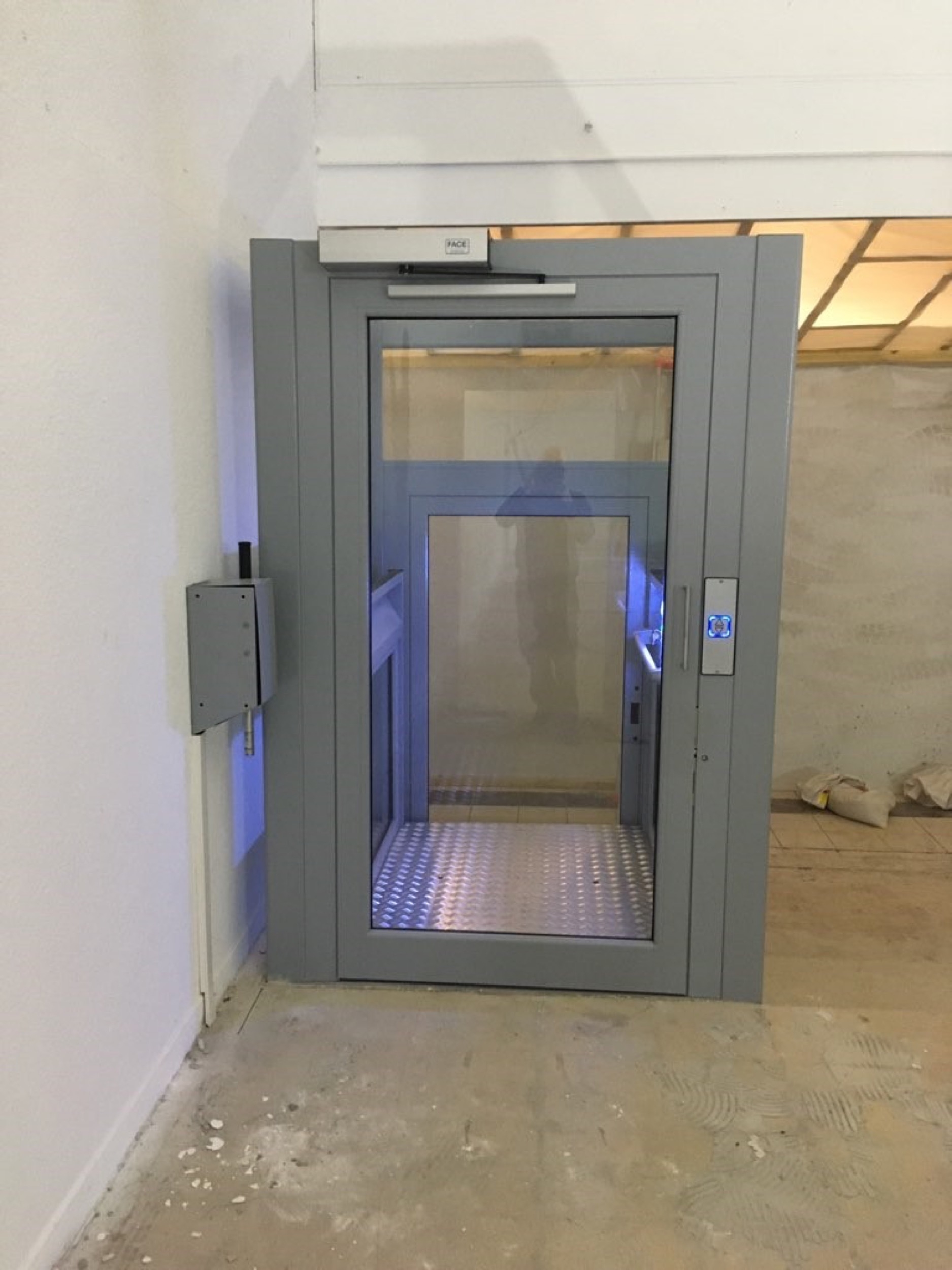 Vertical Platform - Steppy Platform Lift