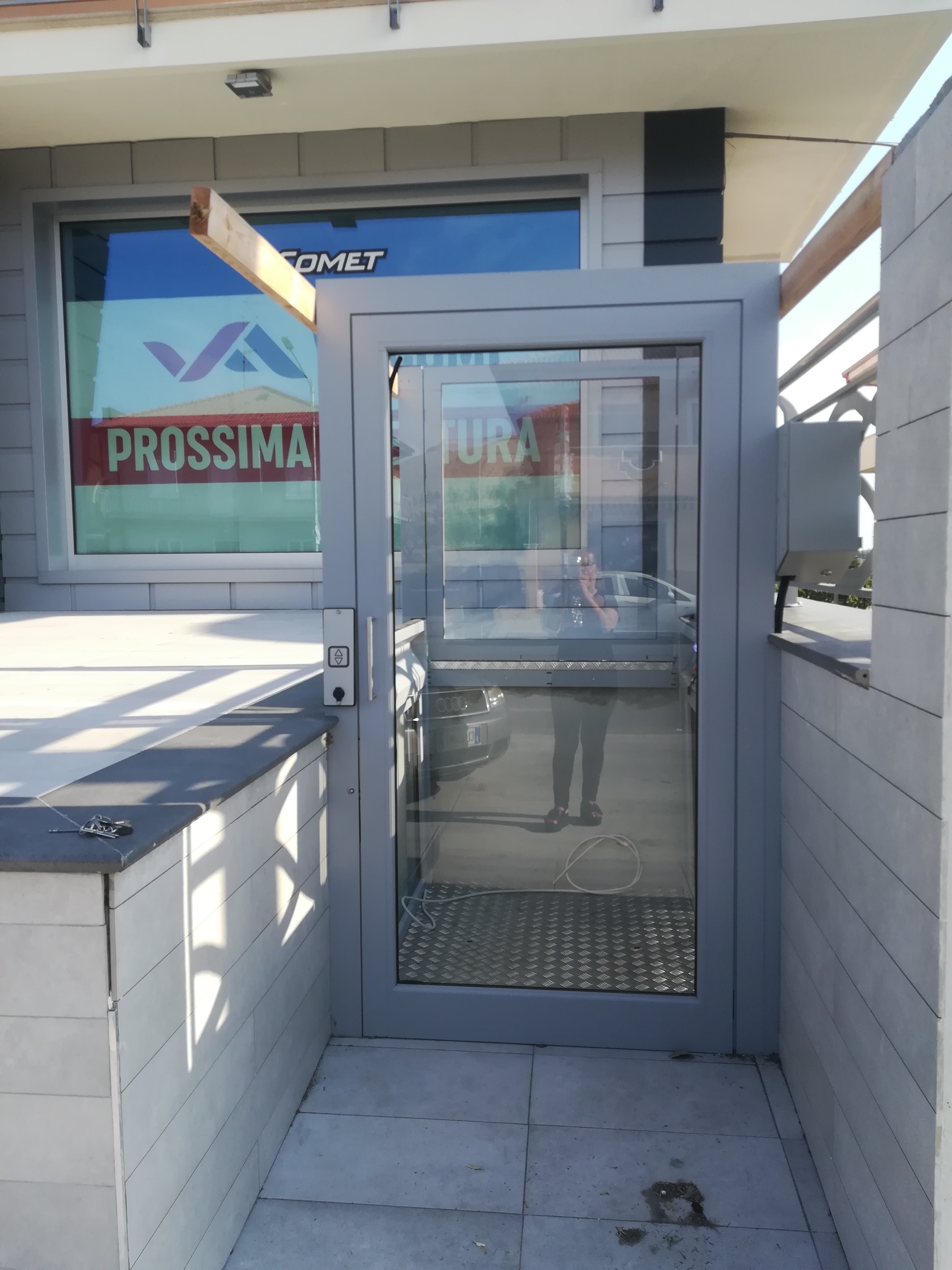 Vertical Platform - Steppy Platform Lift