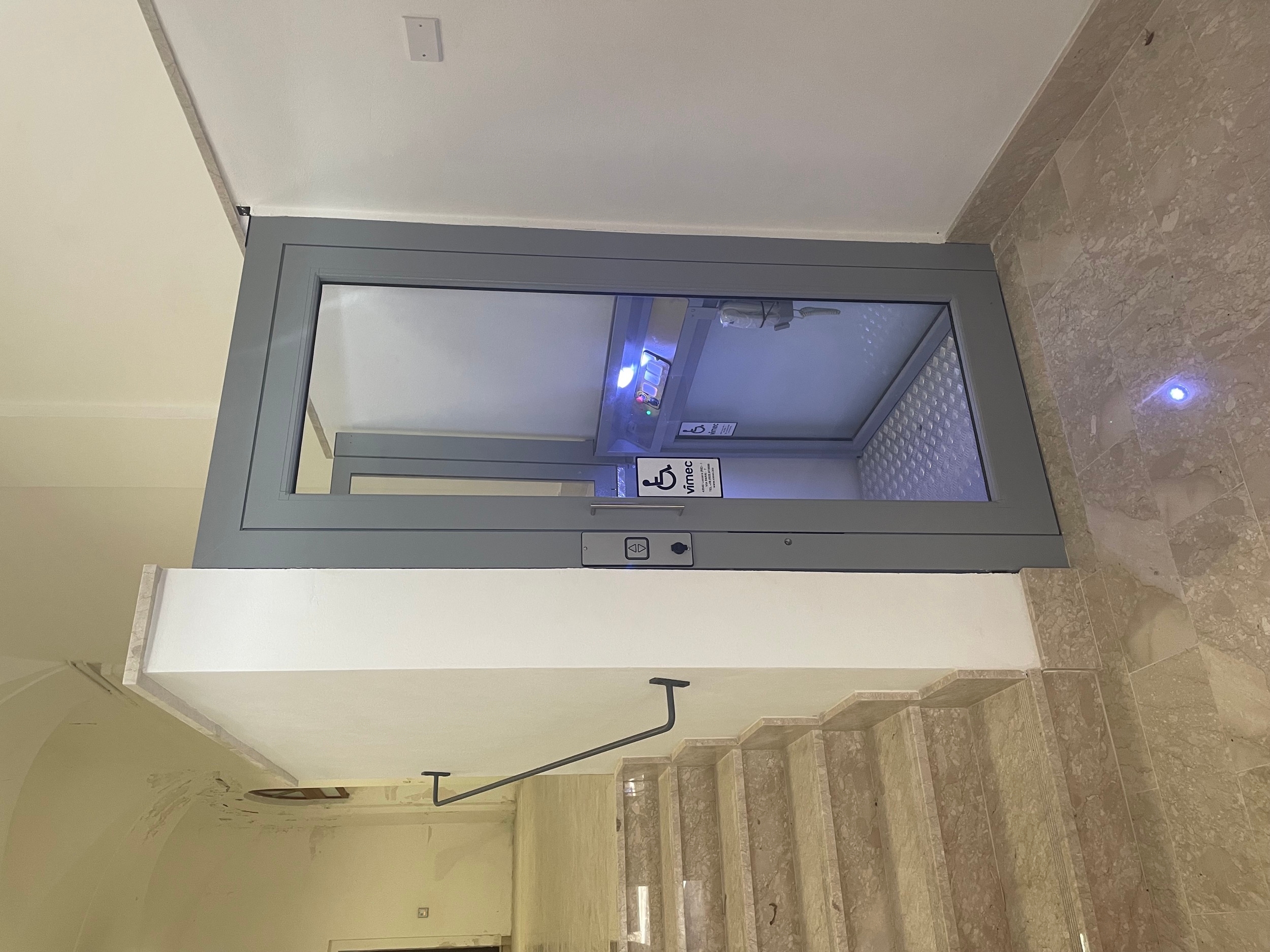 Vertical Platform - Steppy Platform Lift