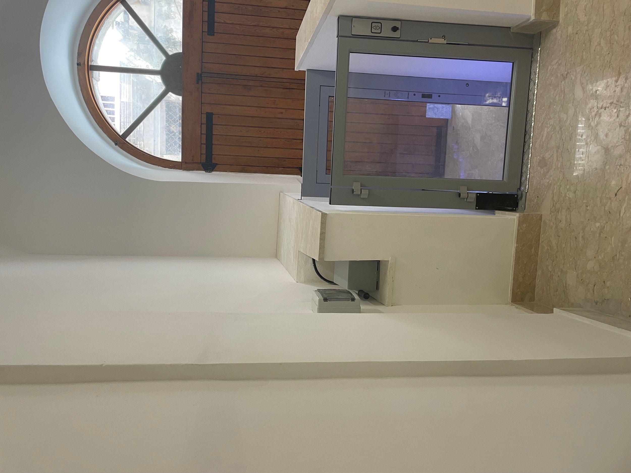 Vertical Platform - Steppy Platform Lift