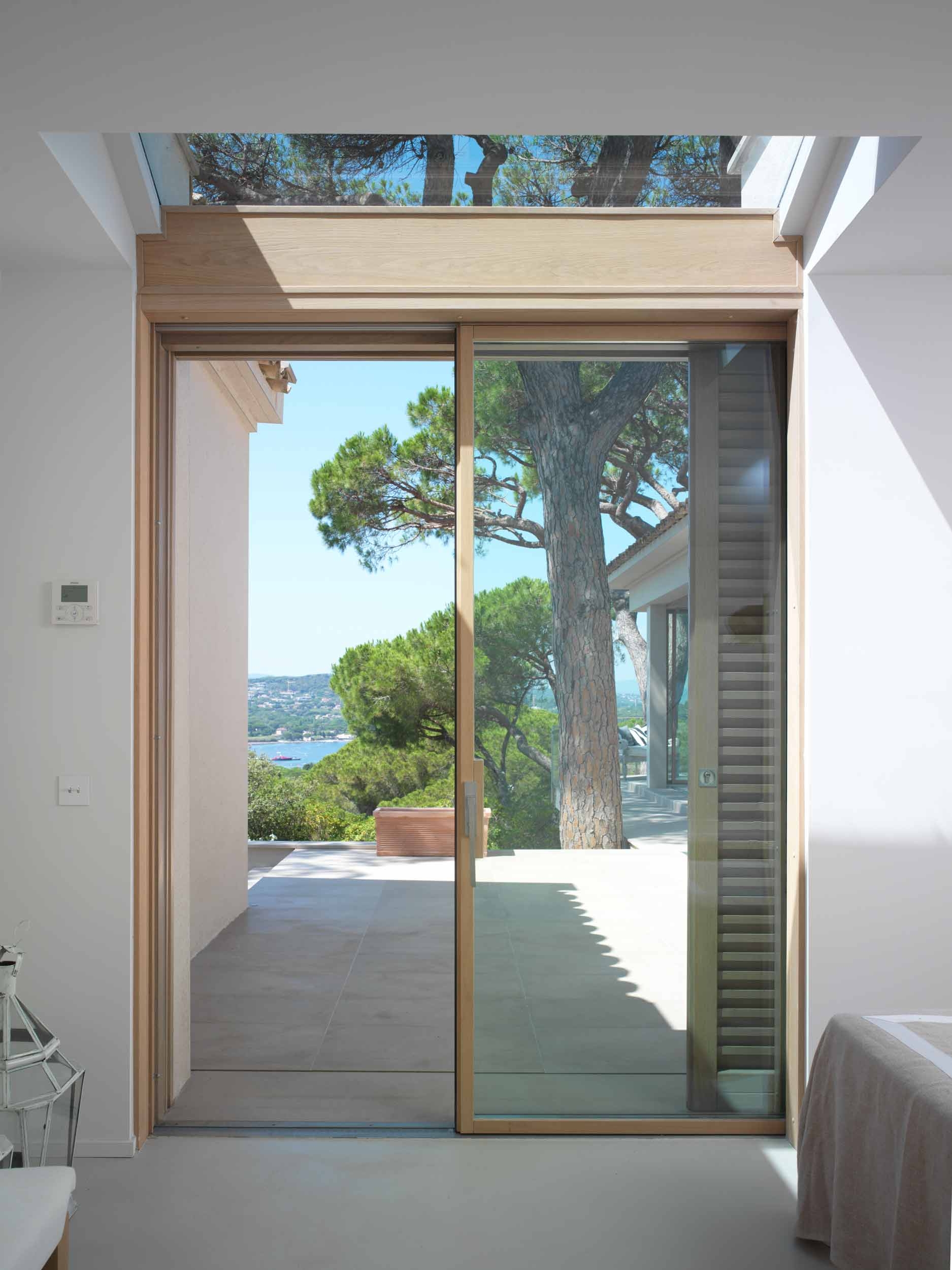 Lift & Slide Frameless Windows & Doors in a Villa