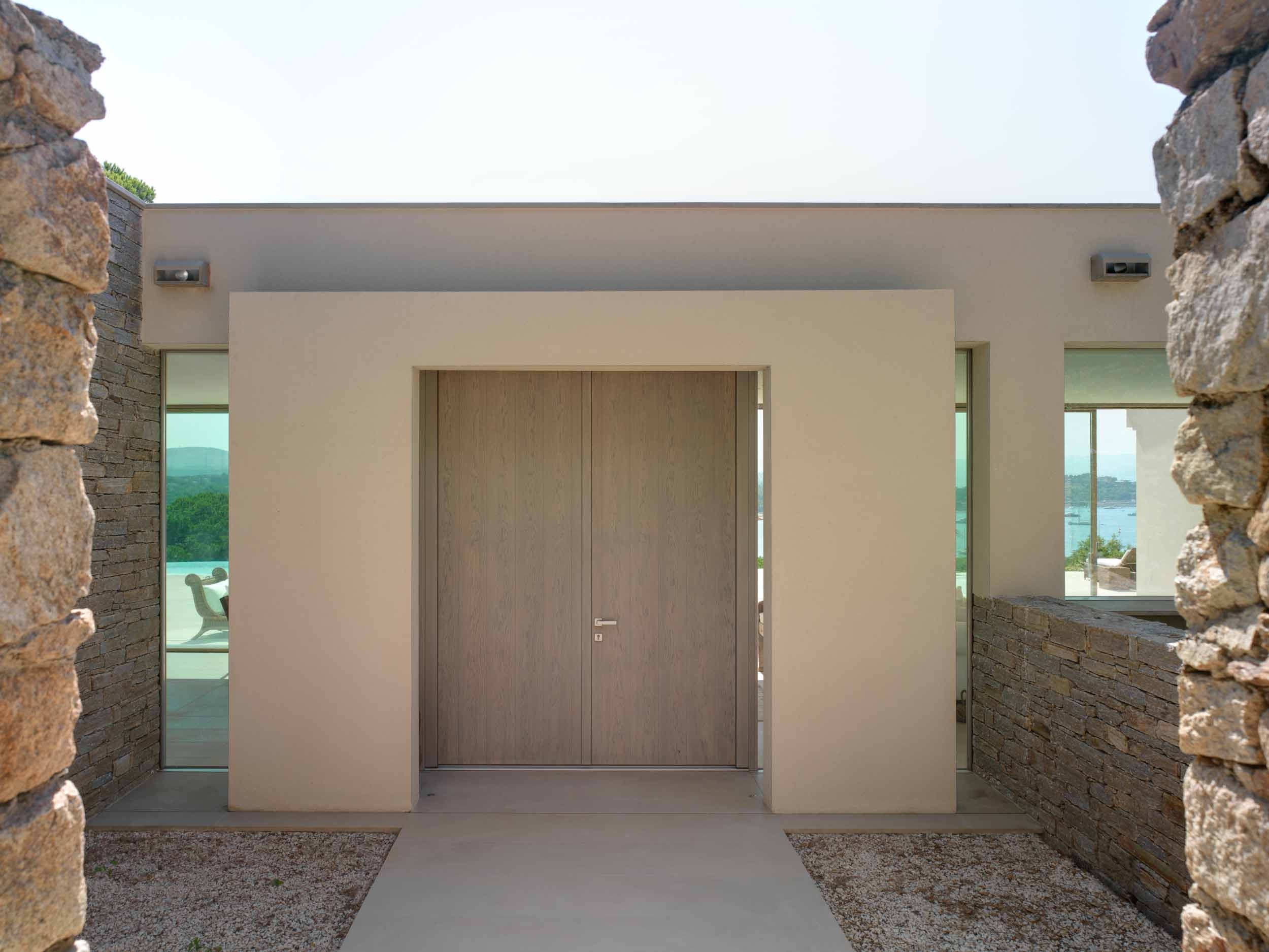 Lift & Slide Frameless Windows & Doors in a Villa