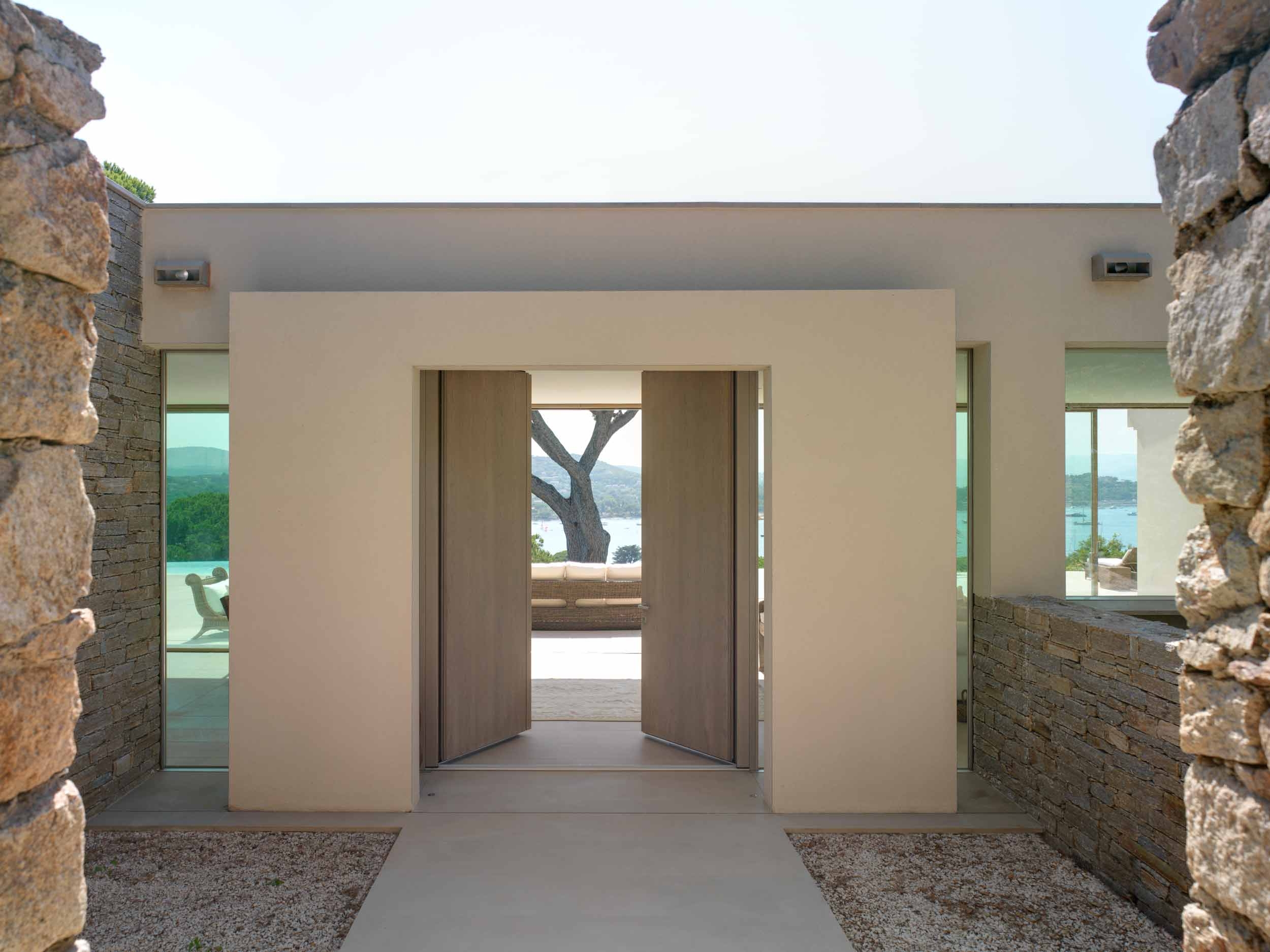 Lift & Slide Frameless Windows & Doors in a Villa