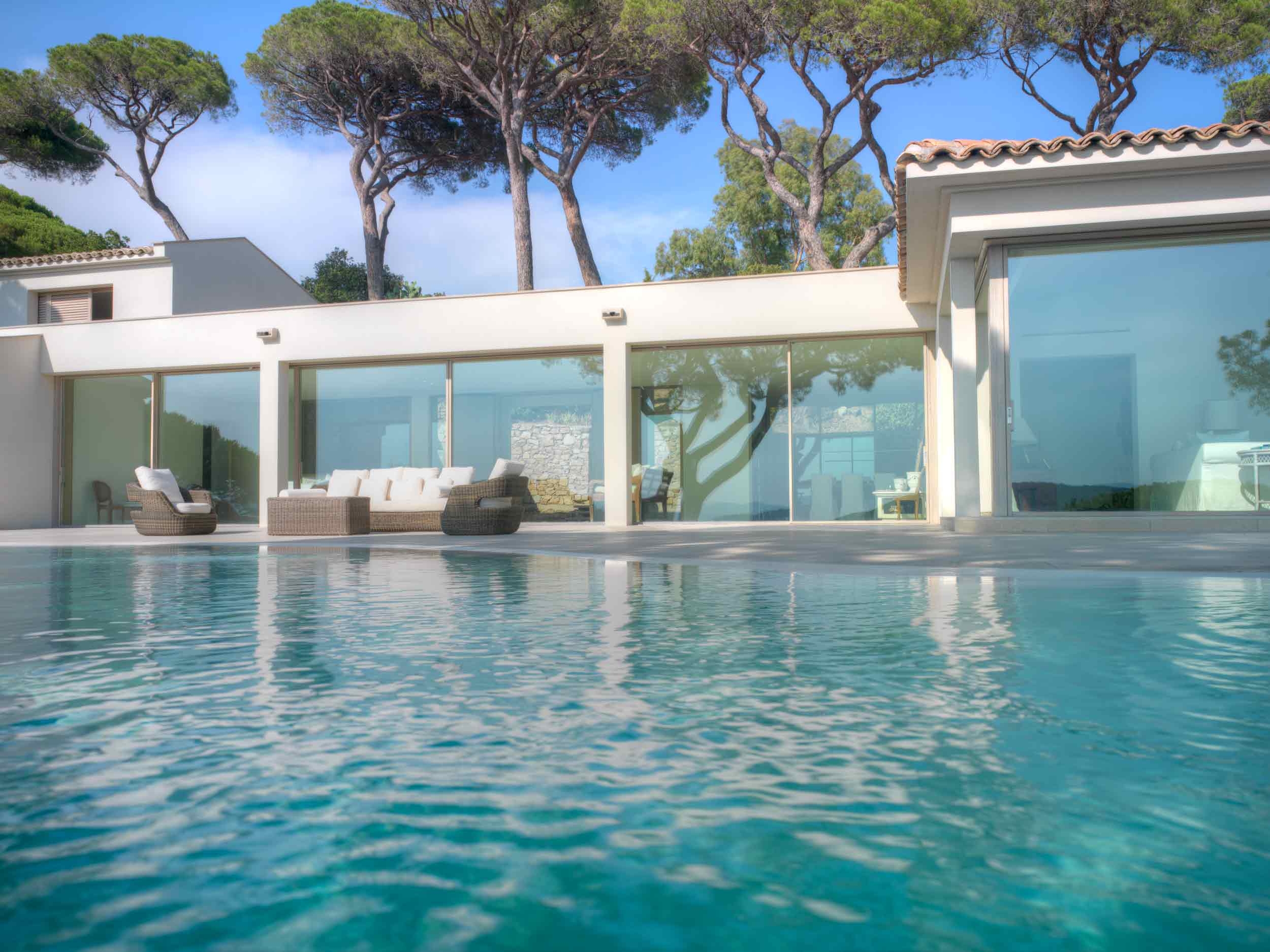 Lift & Slide Frameless Windows & Doors in a Villa
