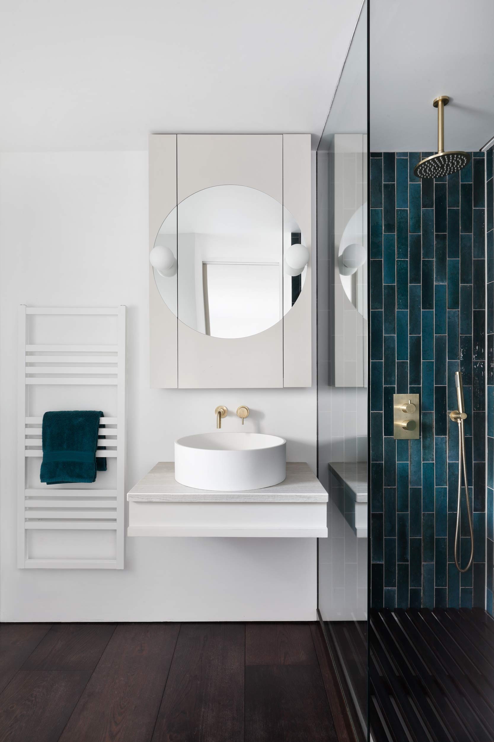 Lift & Slide Frameless Windows in Floating Villa