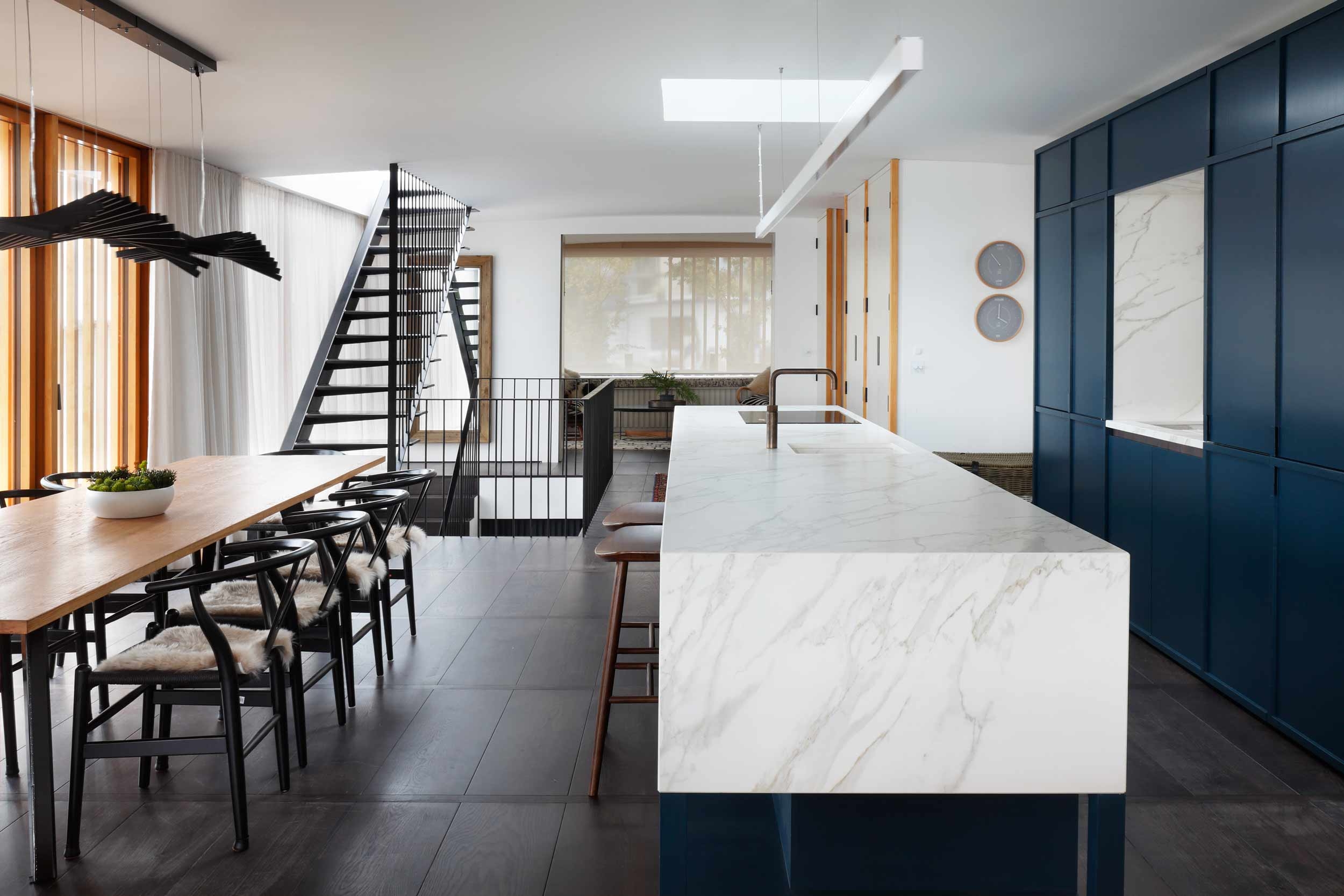 Lift & Slide Frameless Windows in Floating Villa